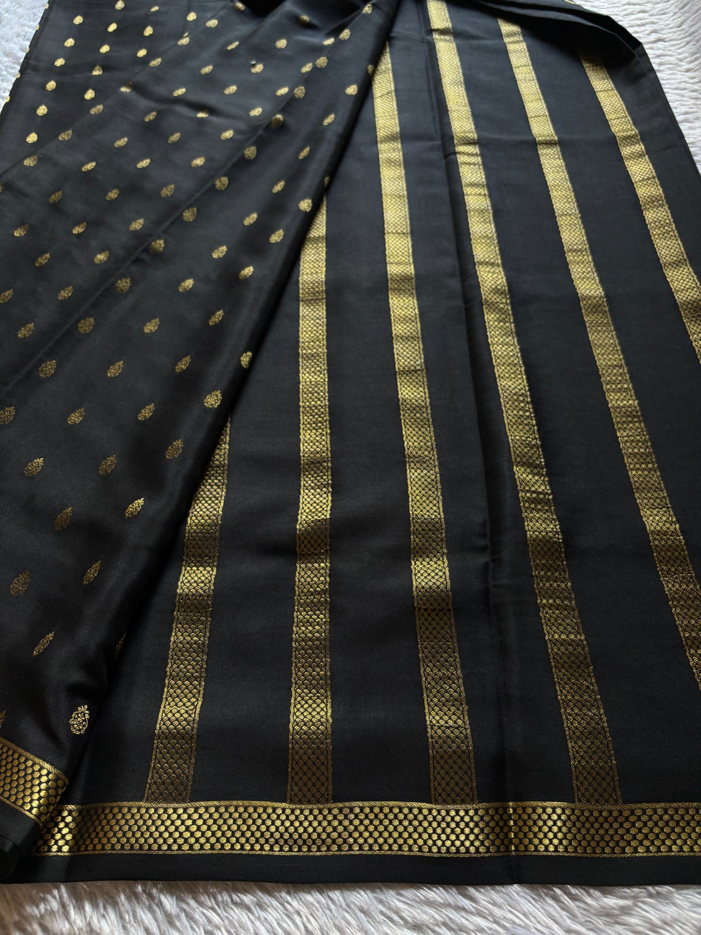 Bhavana : Solid Black