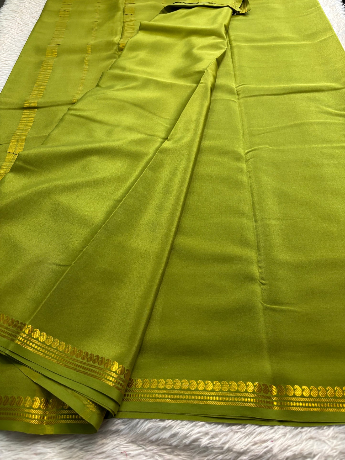 Nirmala : Solid Olive