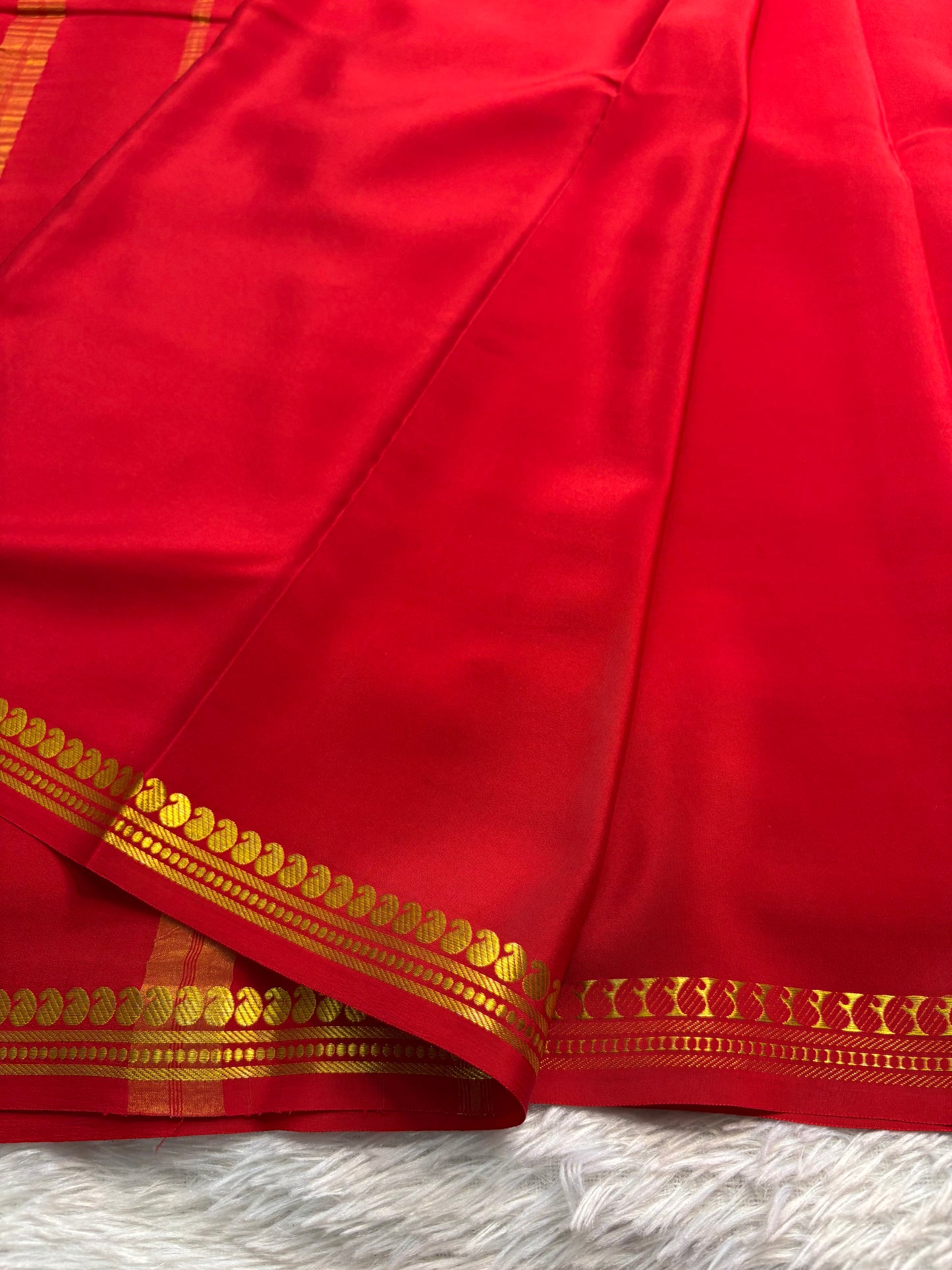 Nirmala : Solid Red