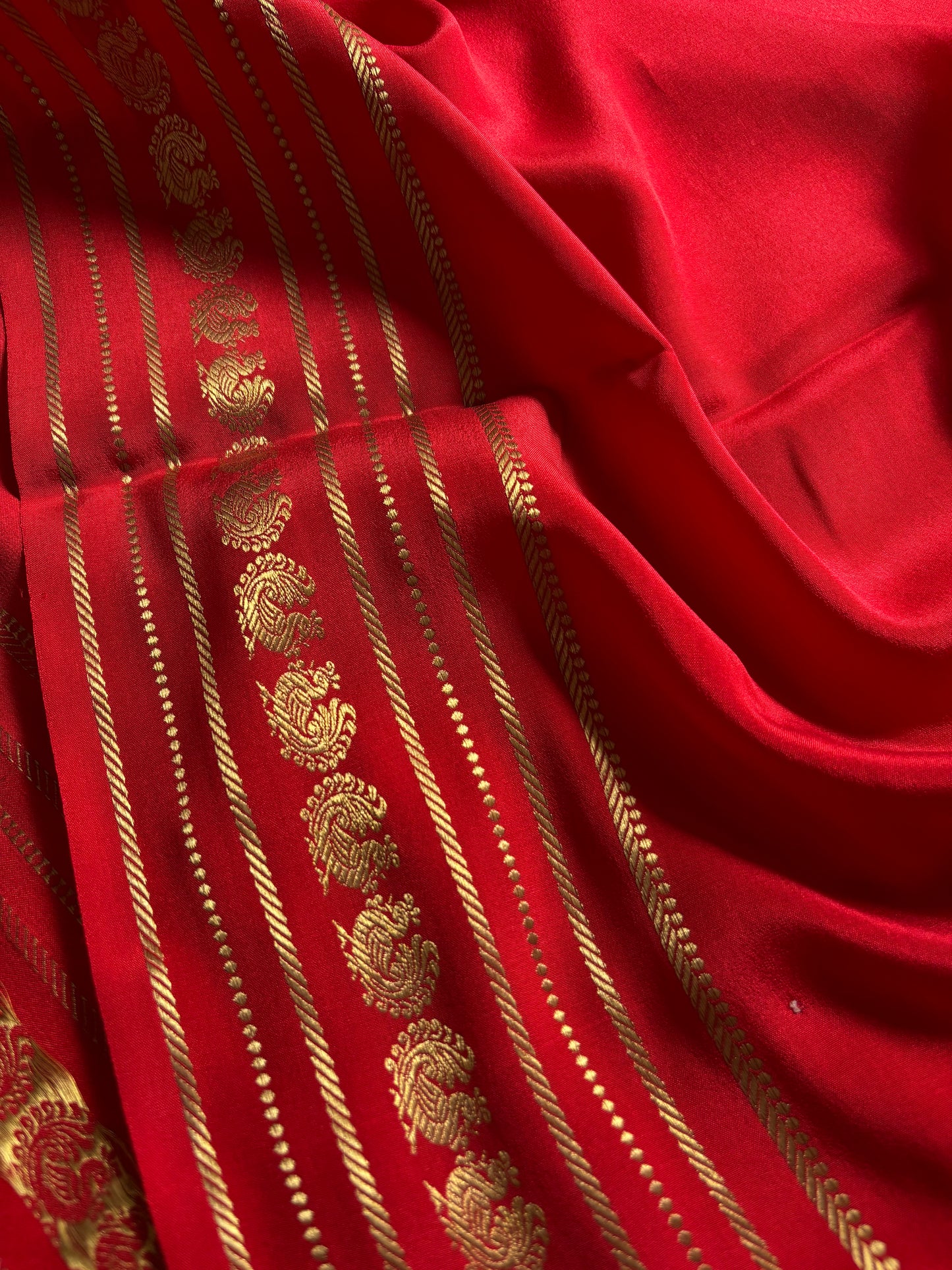 Hamsini : Solid Red