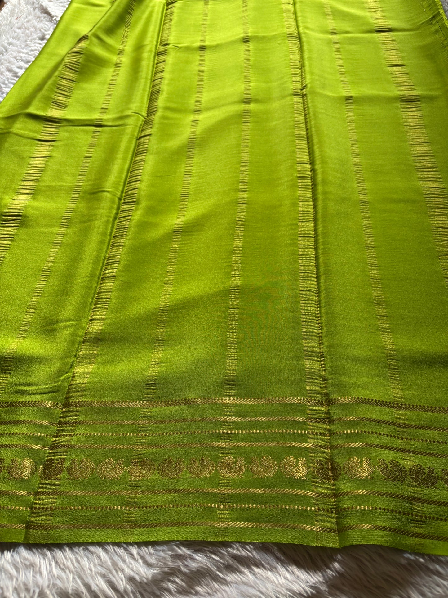Hamsini : Solid Mehendi green