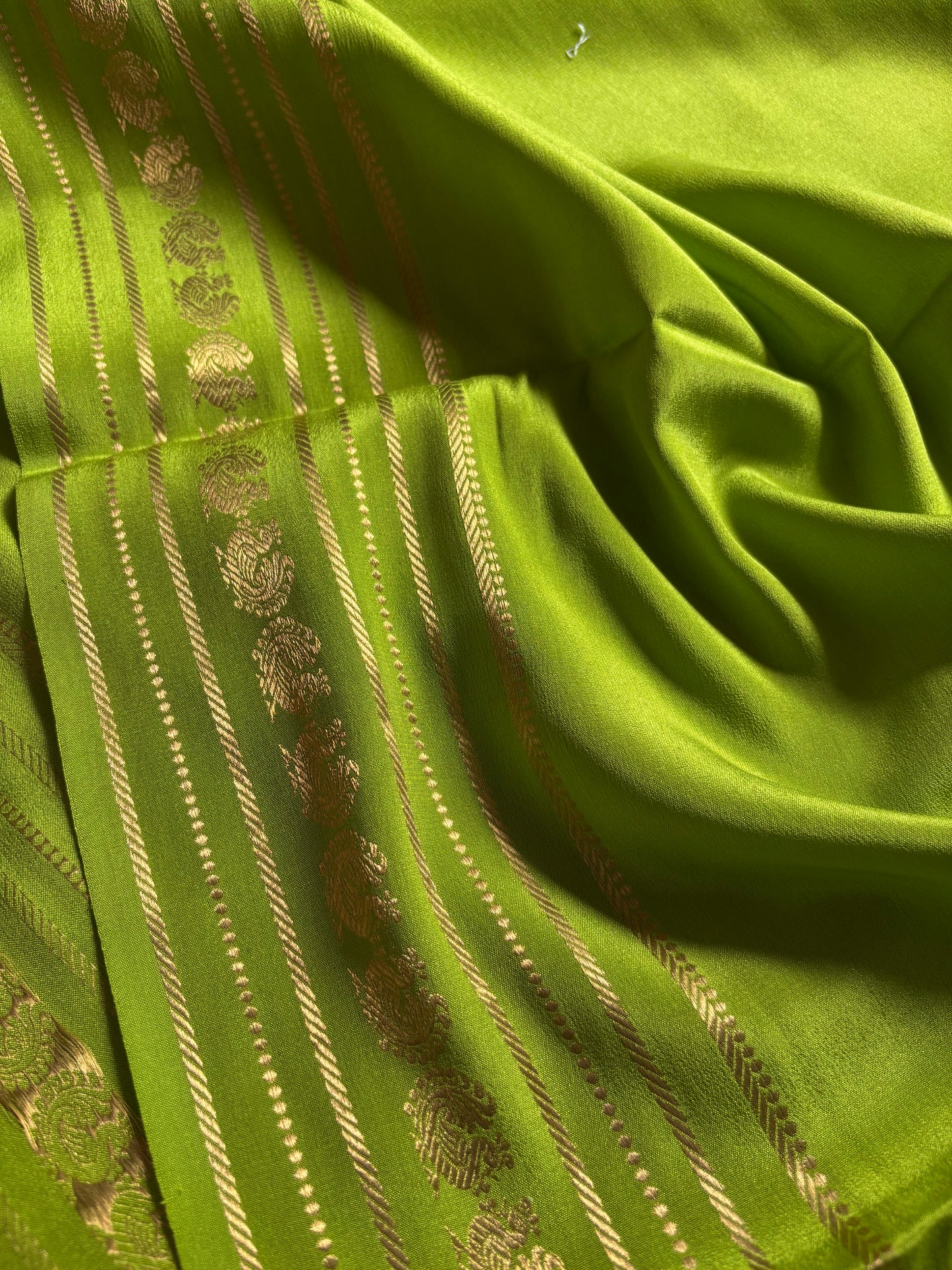 Hamsini : Solid Mehendi green