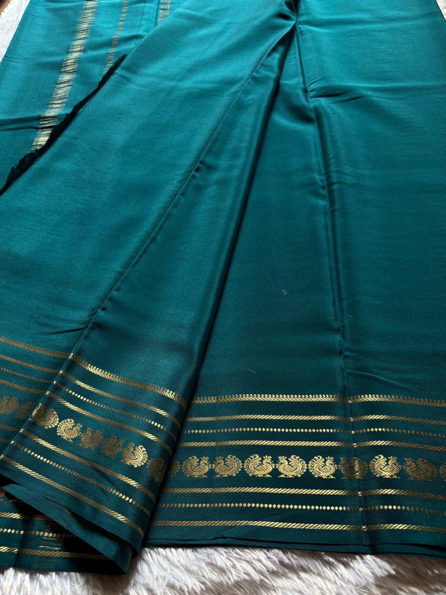 Hamsini : Solid Teal green