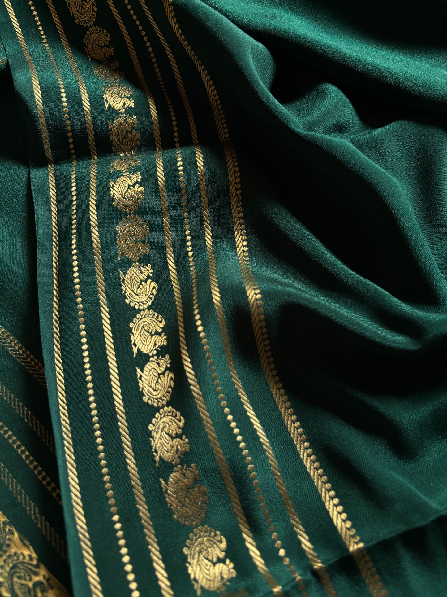 Hamsini : Solid Dark green
