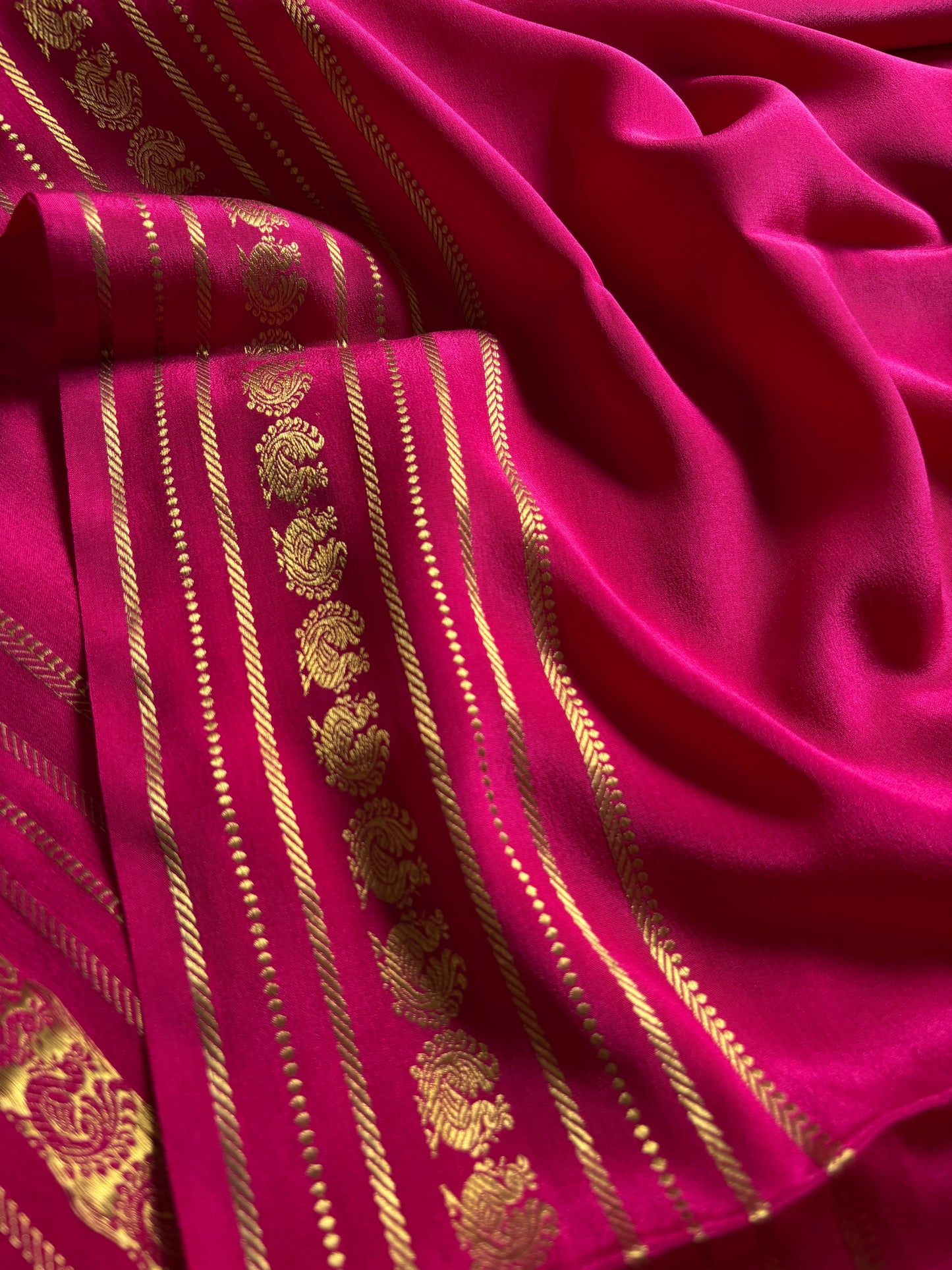 Hamsini : Solid Rani pink