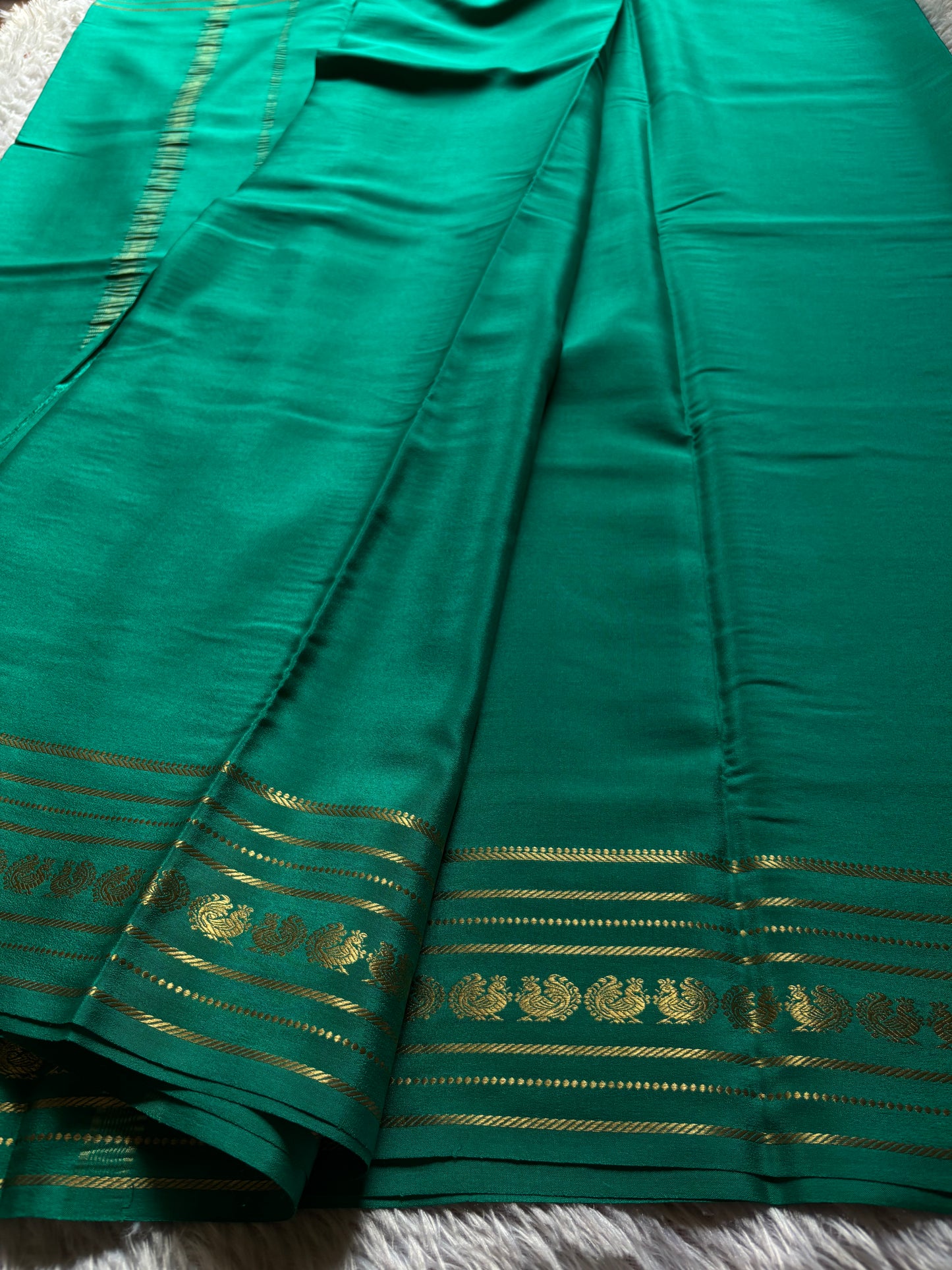 Hamsini : Solid Rama green