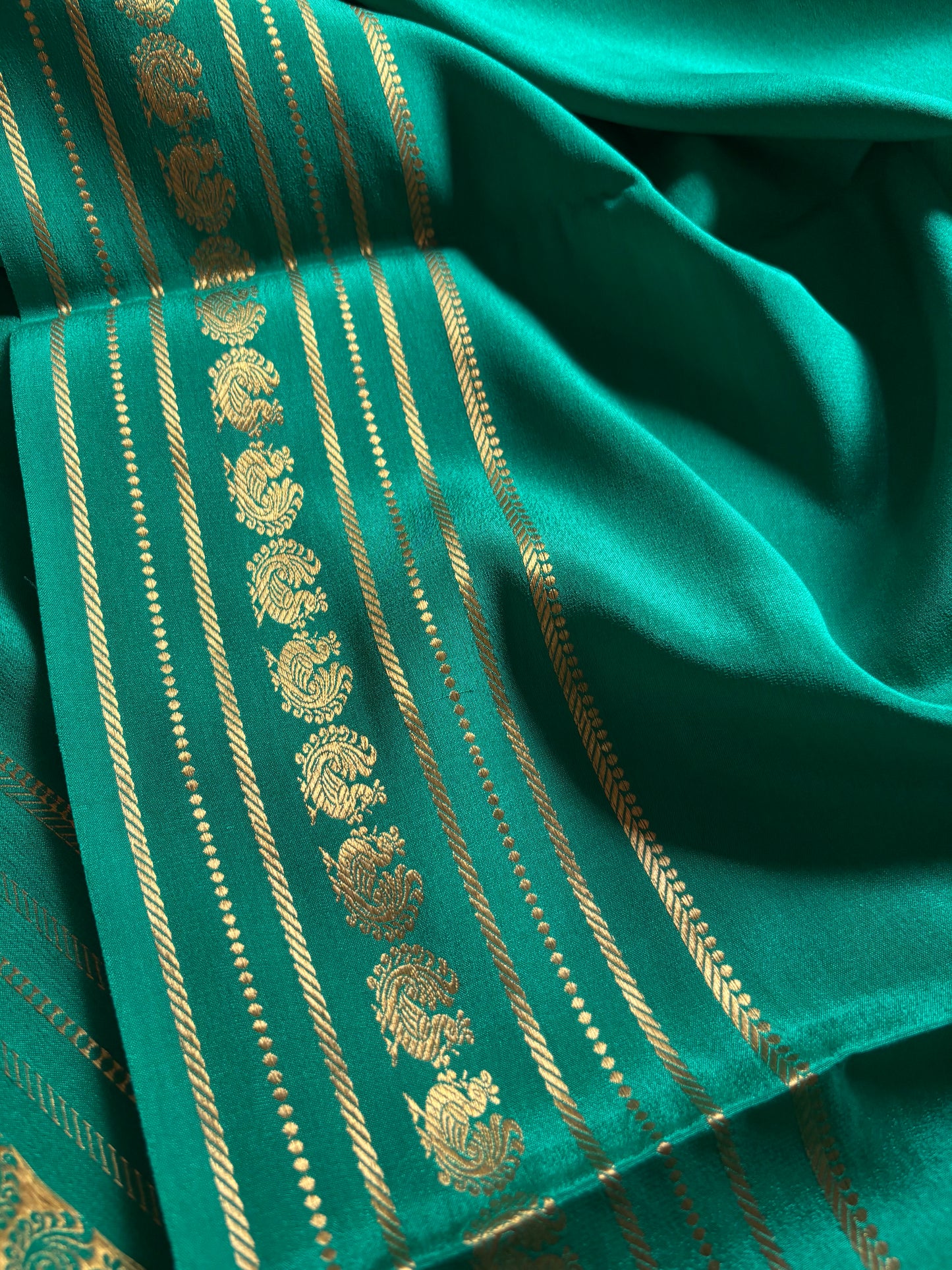 Hamsini : Solid Rama green