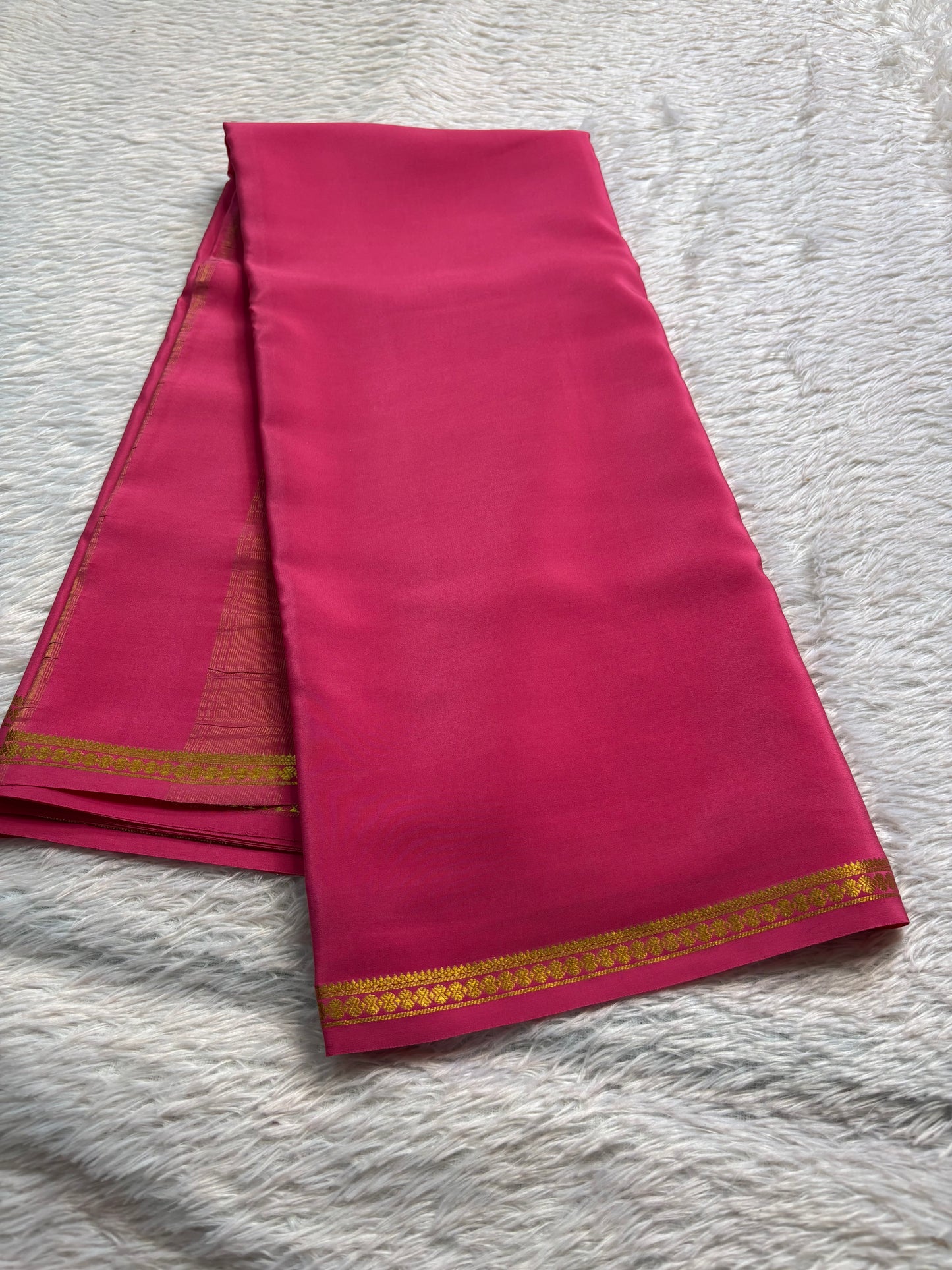 Ratna : Solid Hot pink