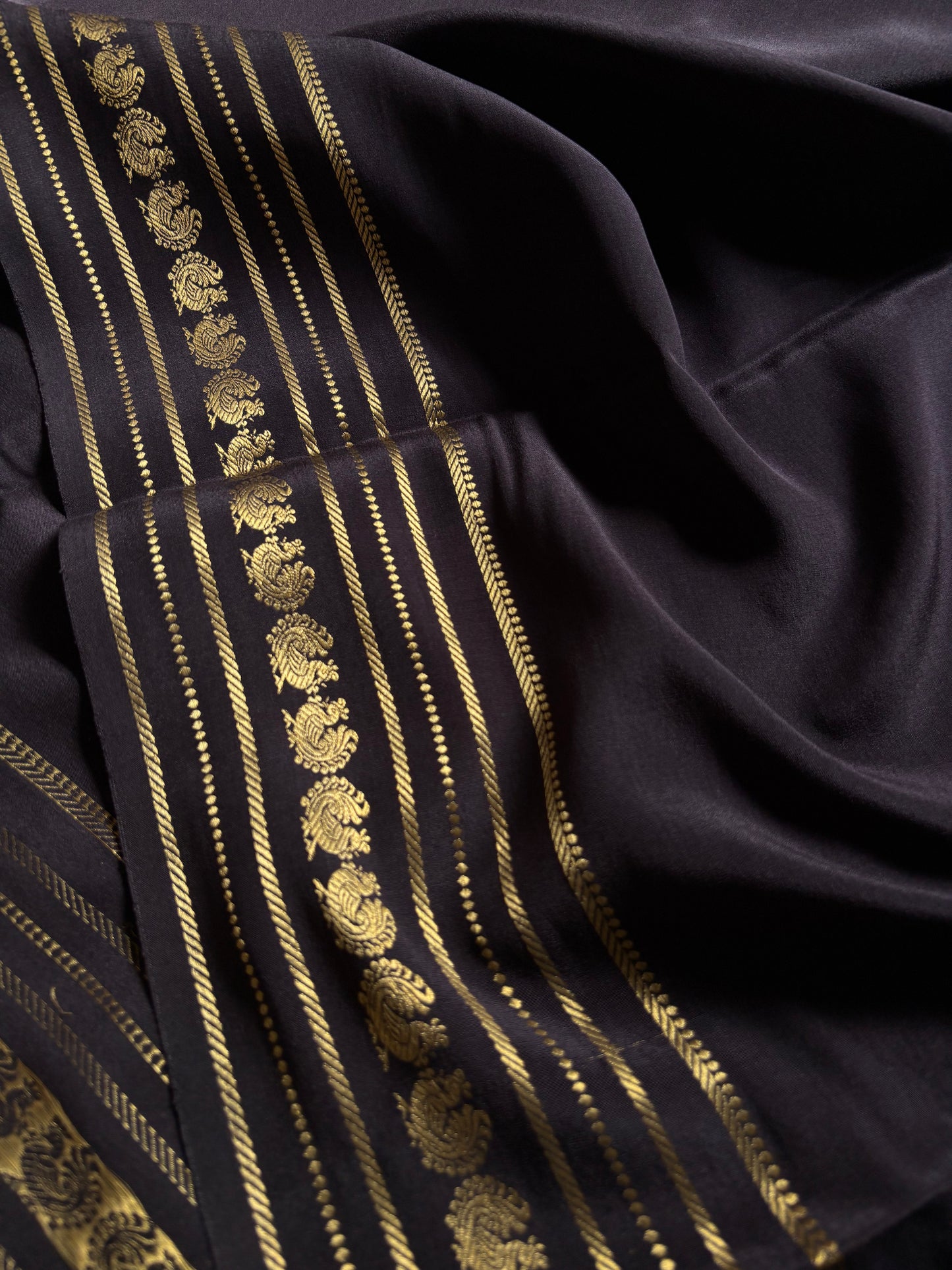 Hamsini : Solid Blackish brown