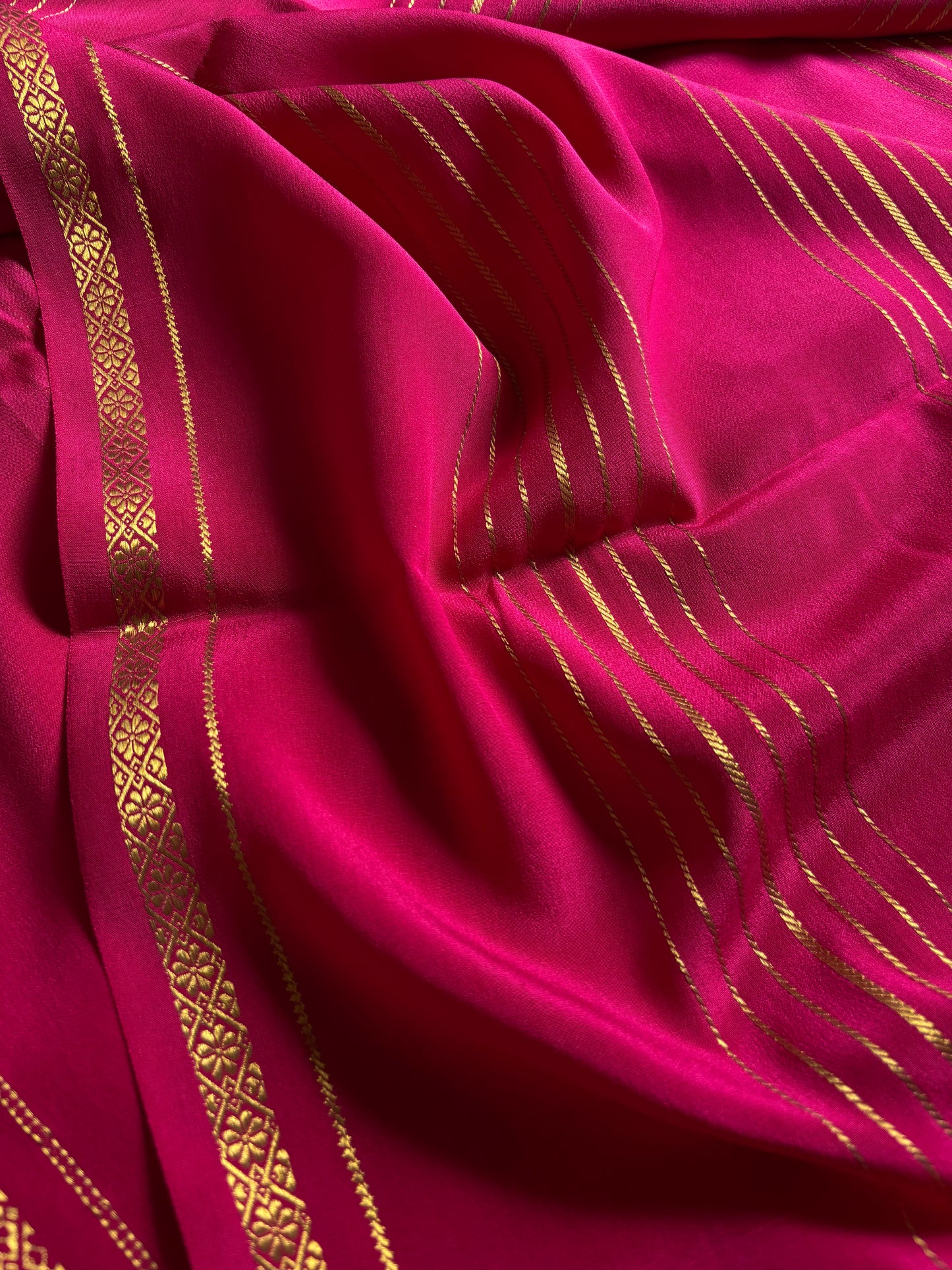 Aparanji : Solid Rani pink