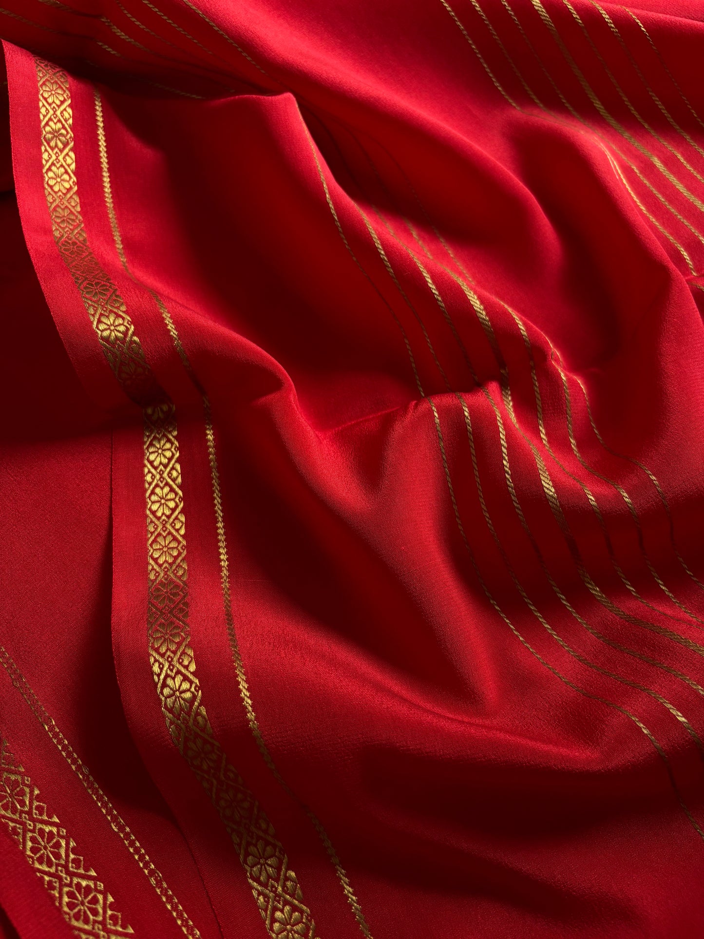 Aparanji : Solid Red