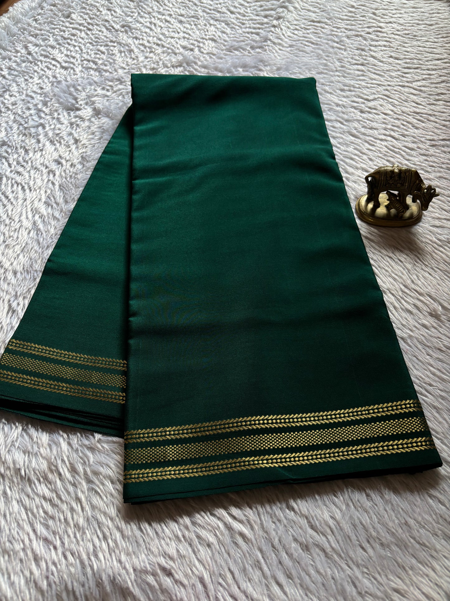 Unnathi : Solid Dark green
