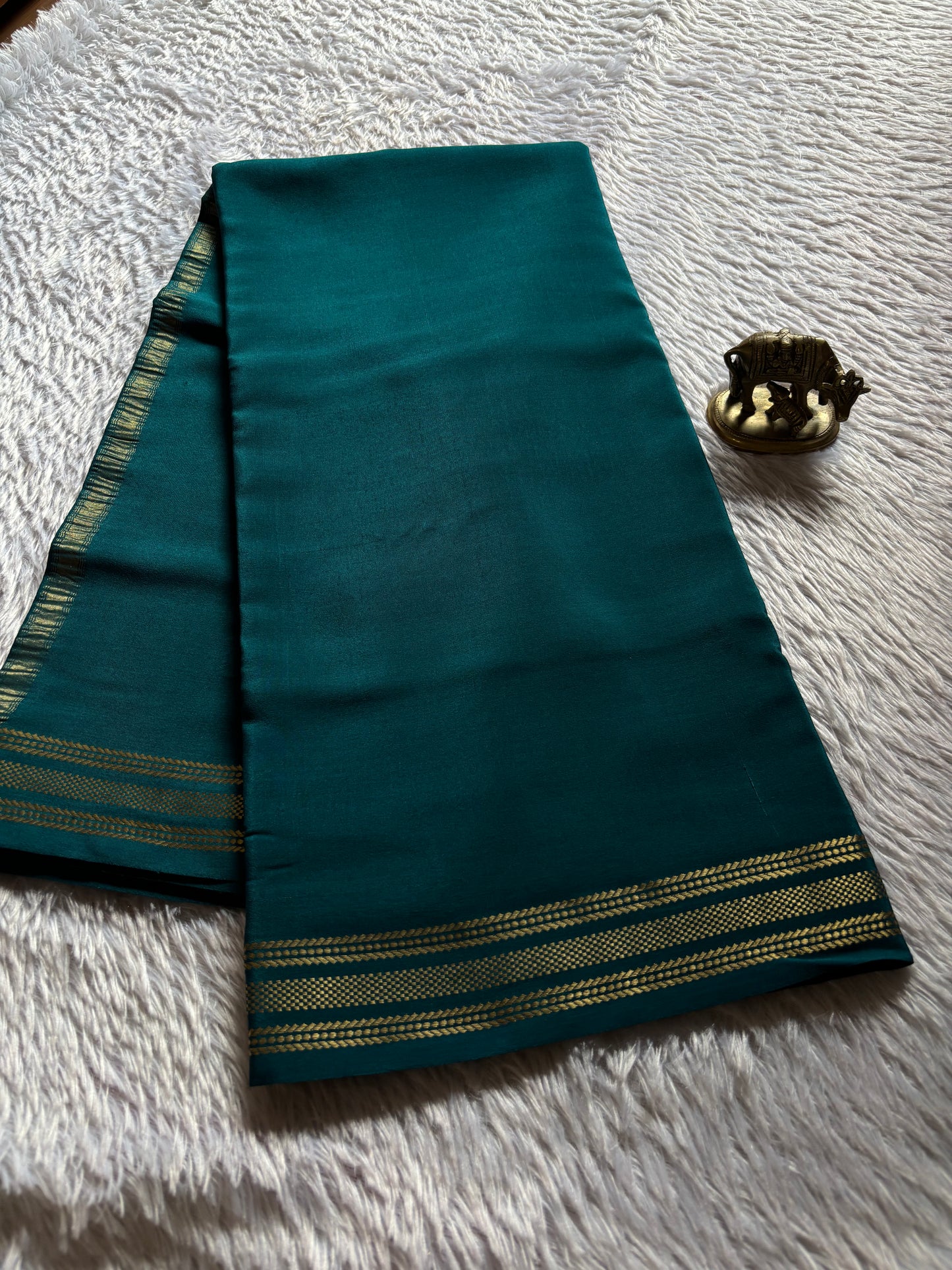 Unnathi : Solid Peacock green