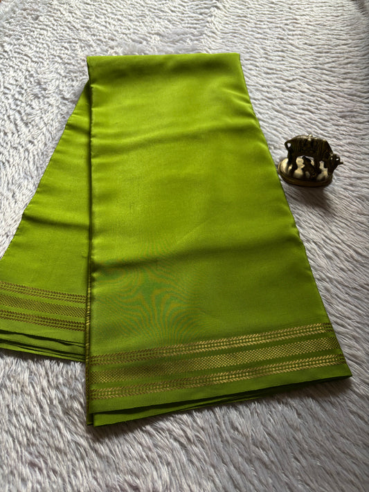 Unnathi : Solid Mehendi green