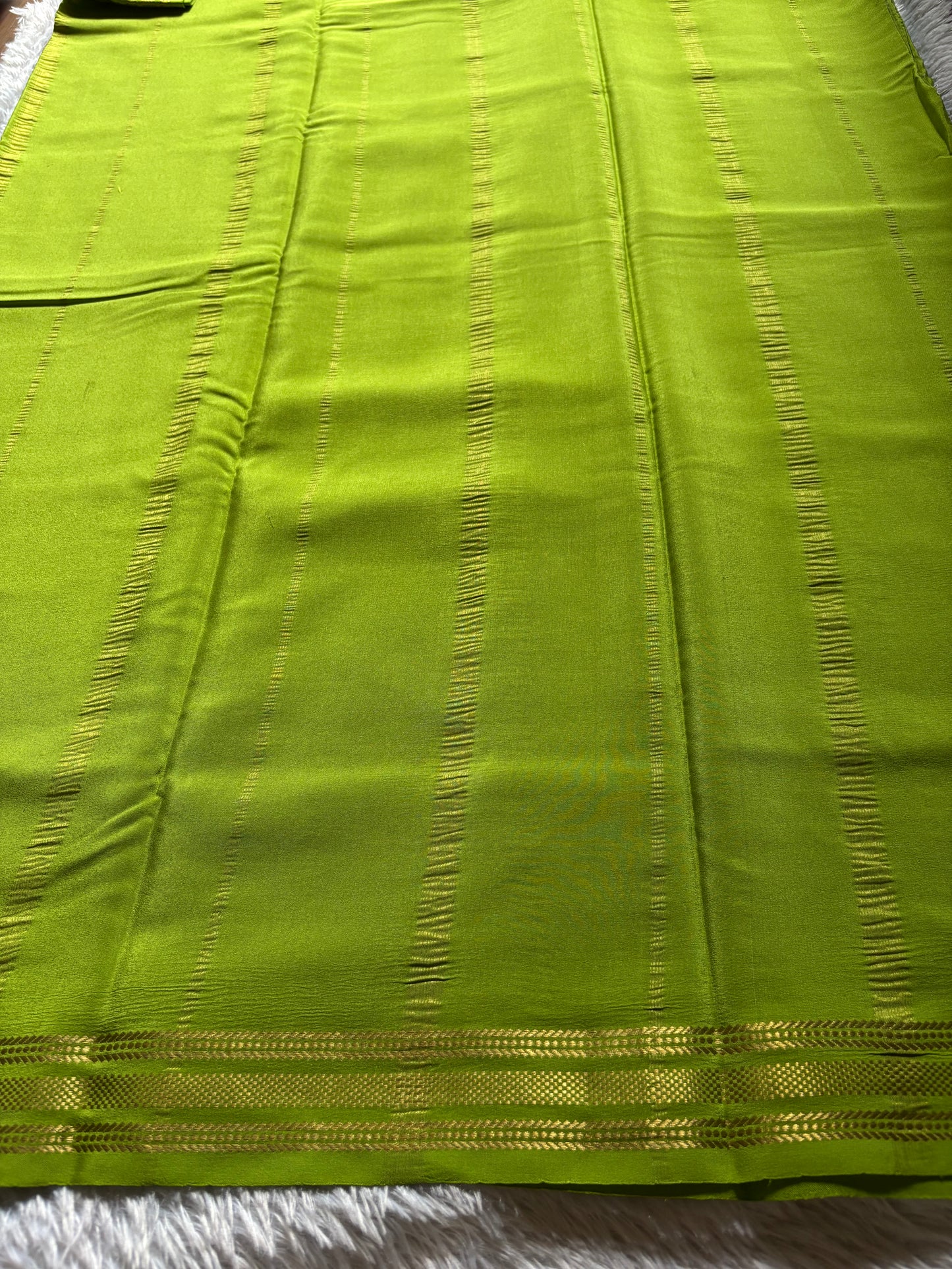 Unnathi : Solid Mehendi green