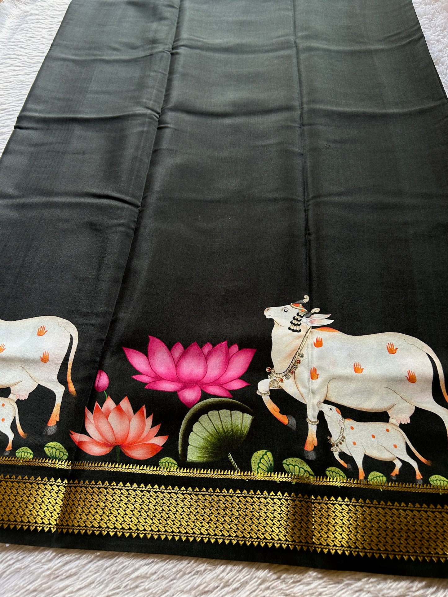 Kasturi : Solid Black