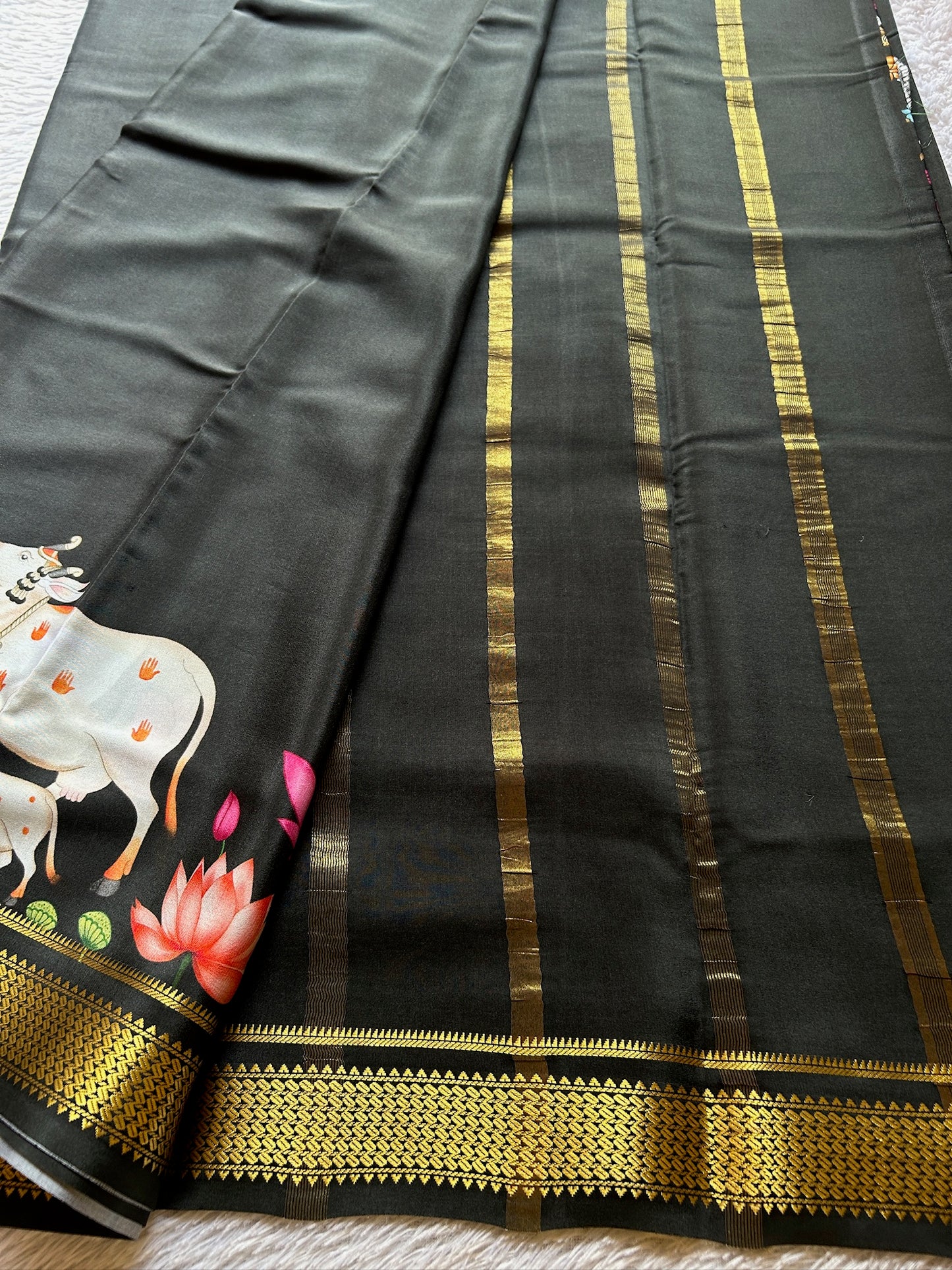 Kasturi : Solid Black