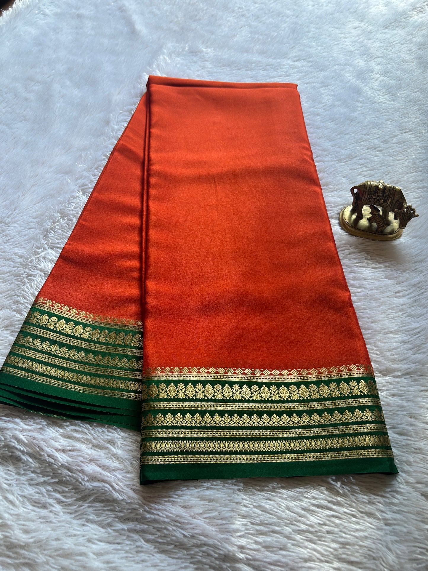 Manasa (2D) : Dark orange-bottle green