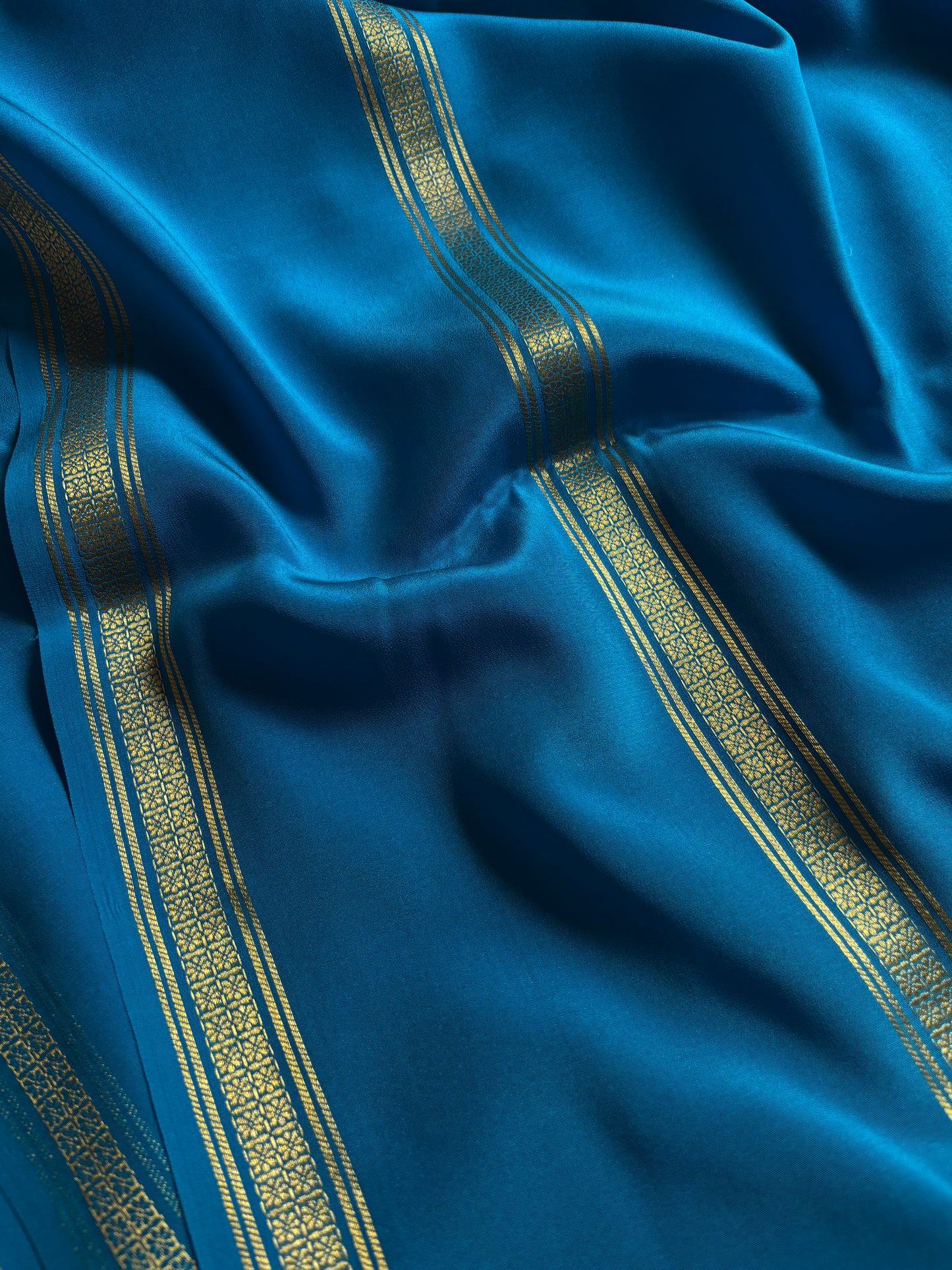 Mridula : Solid Ananda blue