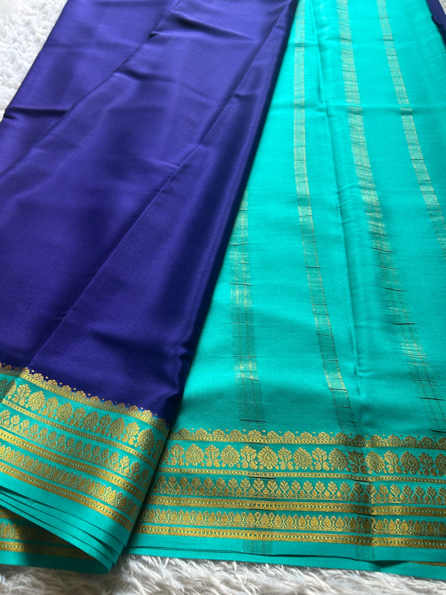 Manasa (2D) : Dark blue-sea blue