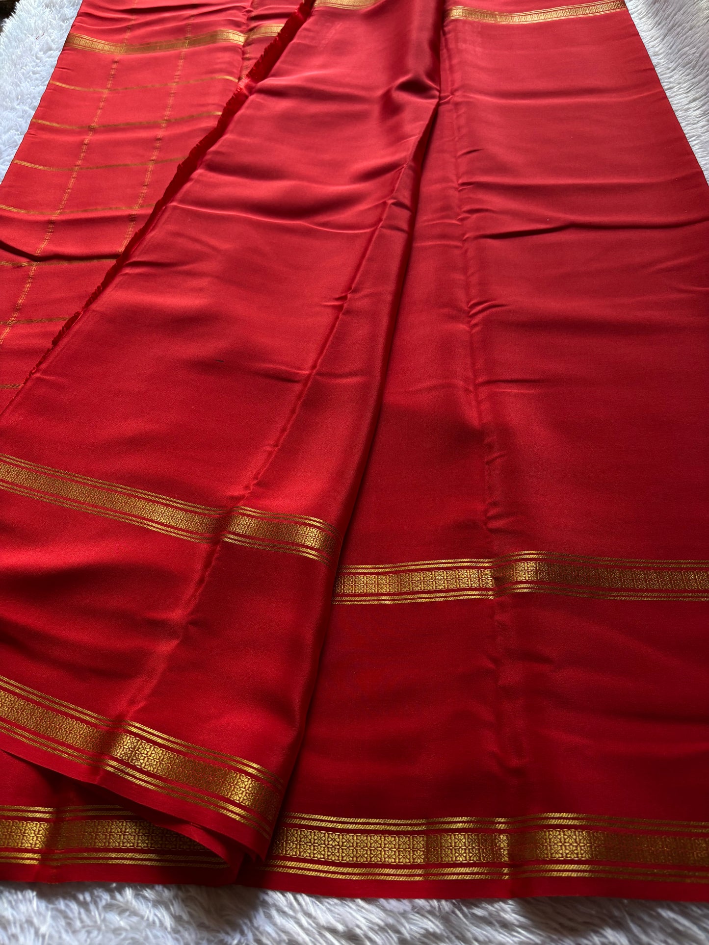 Mridula : Solid Red