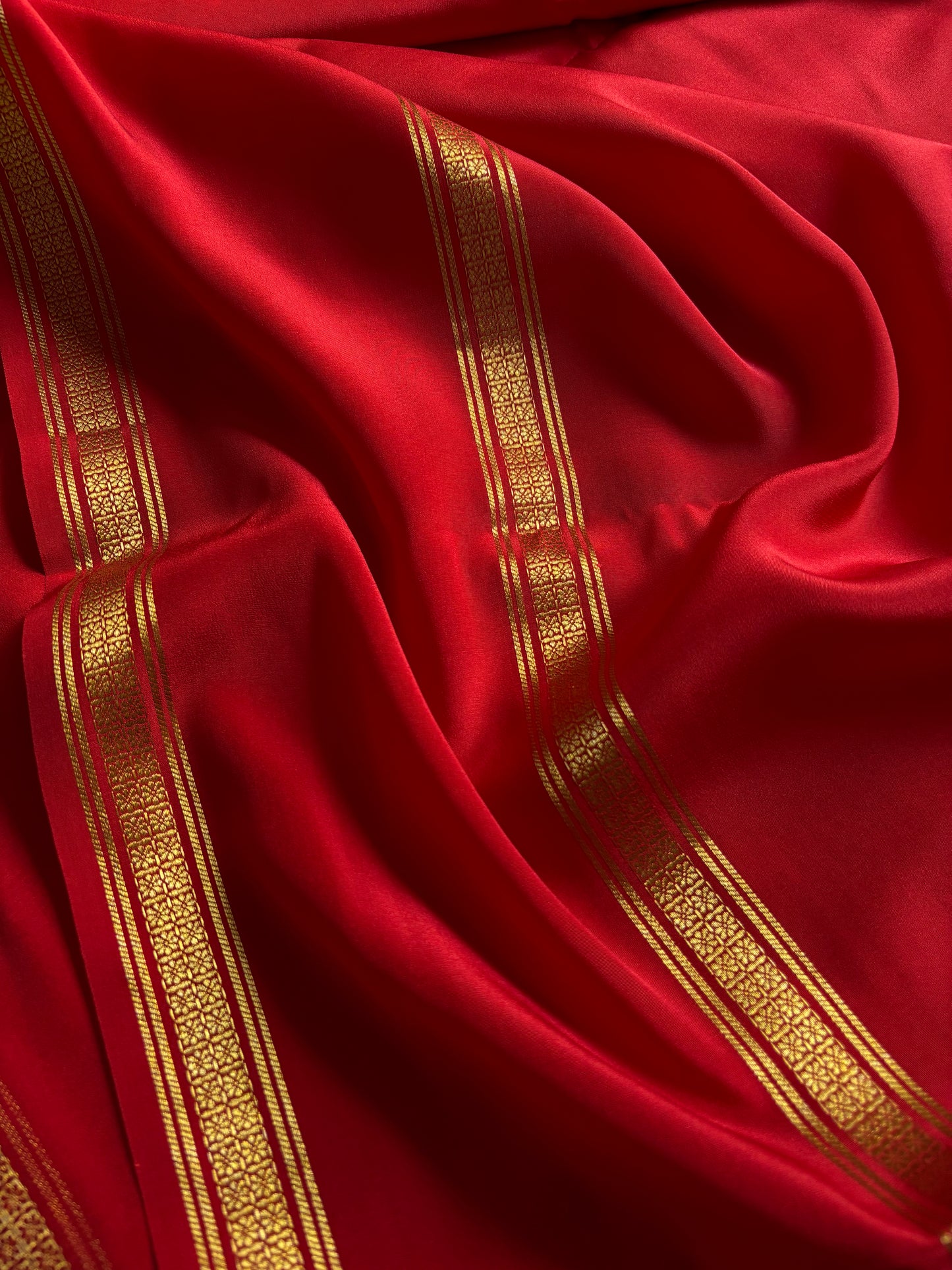 Mridula : Solid Red