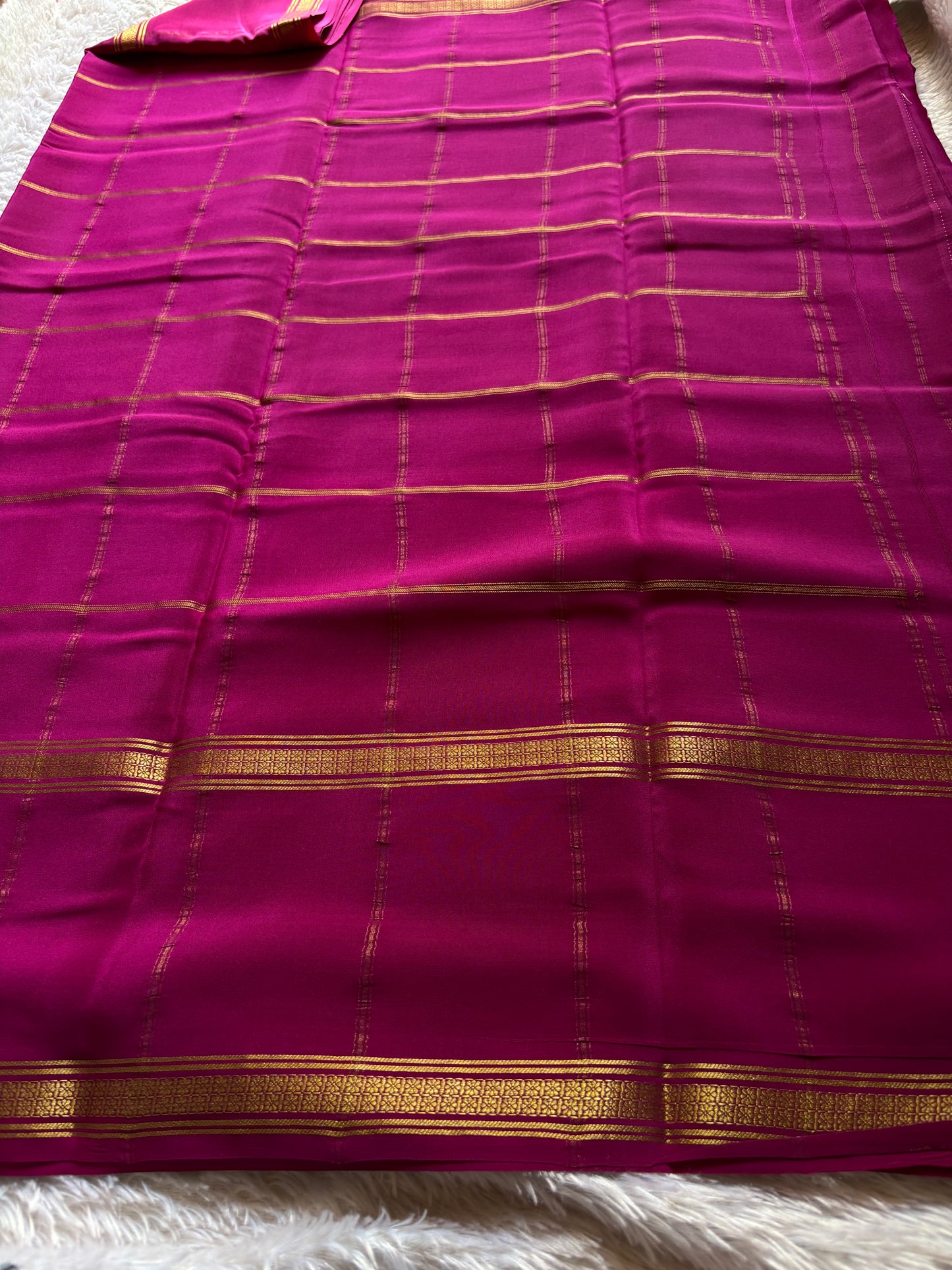 Mridula : Solid Dark magenta