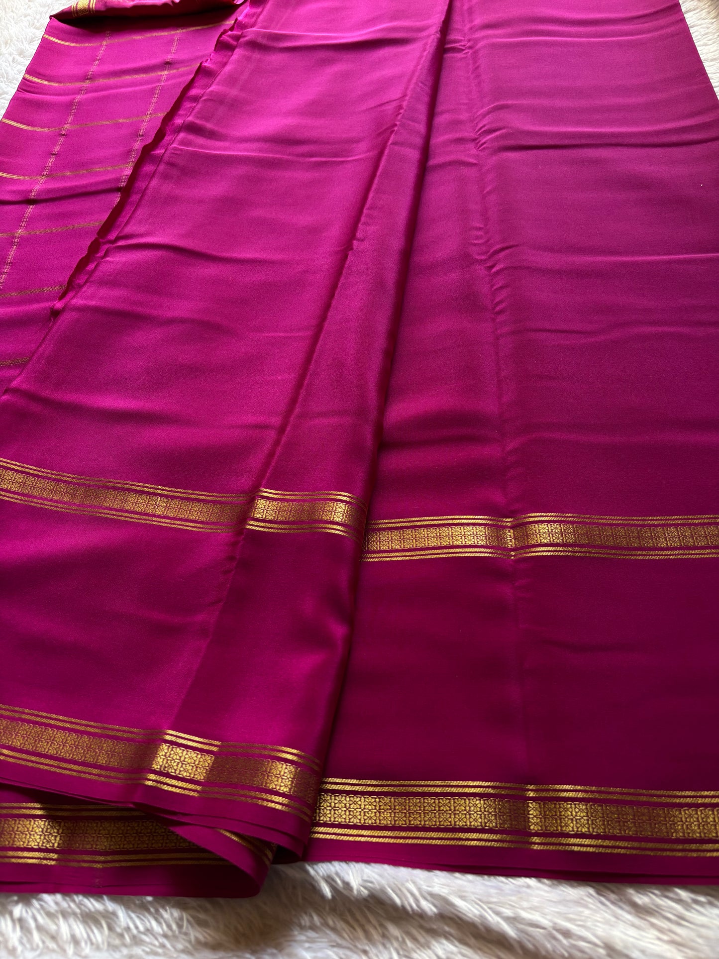Mridula : Solid Dark magenta