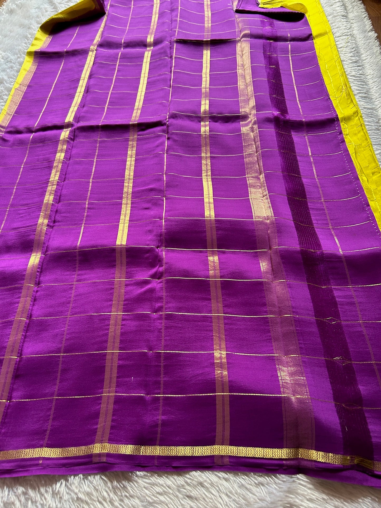 Shankari (2D) : Olive yellow-purple