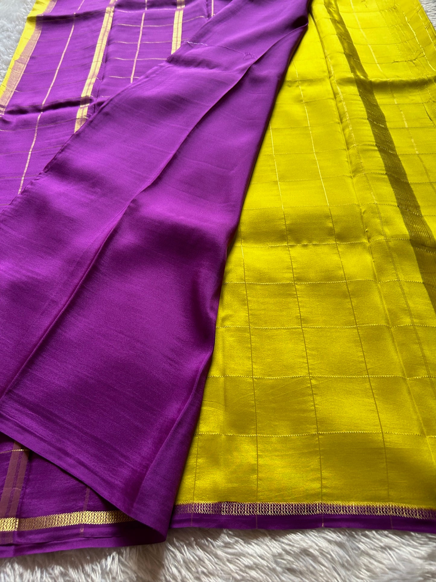 Shankari (2D) : Olive yellow-purple
