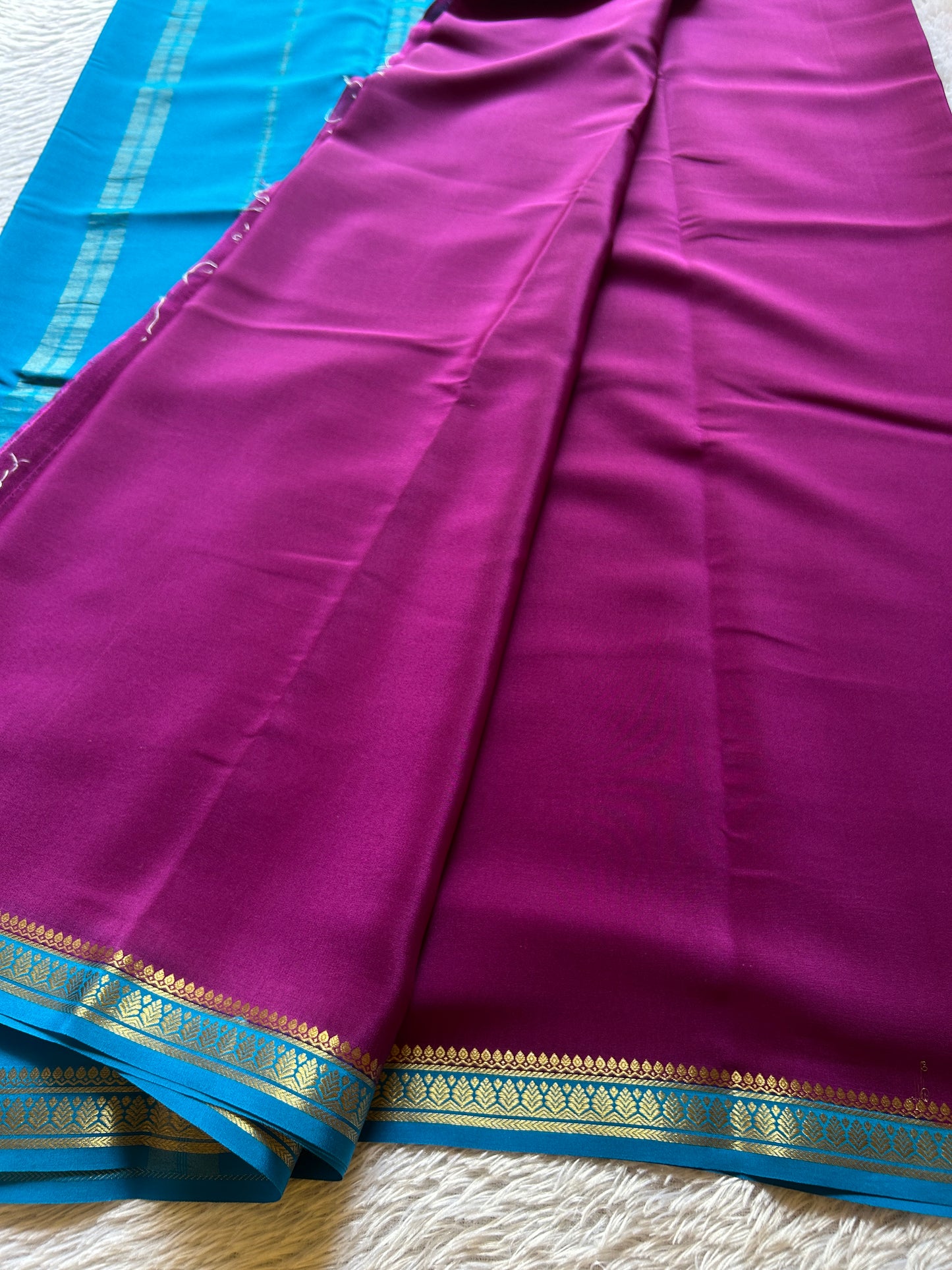 Jyothi (2D) : Dark magenta-ananda blue
