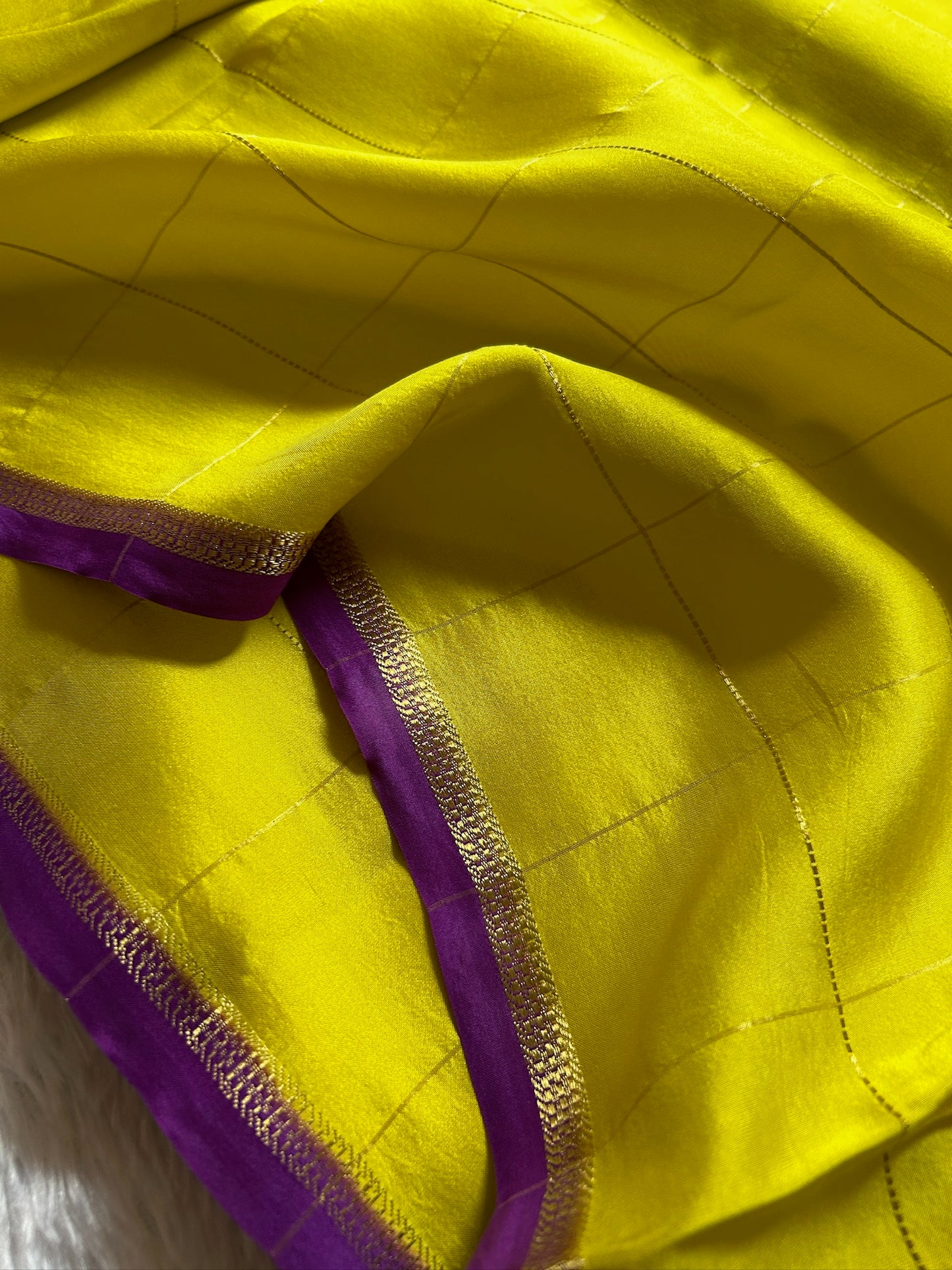 Shankari (2D) : Olive yellow-purple