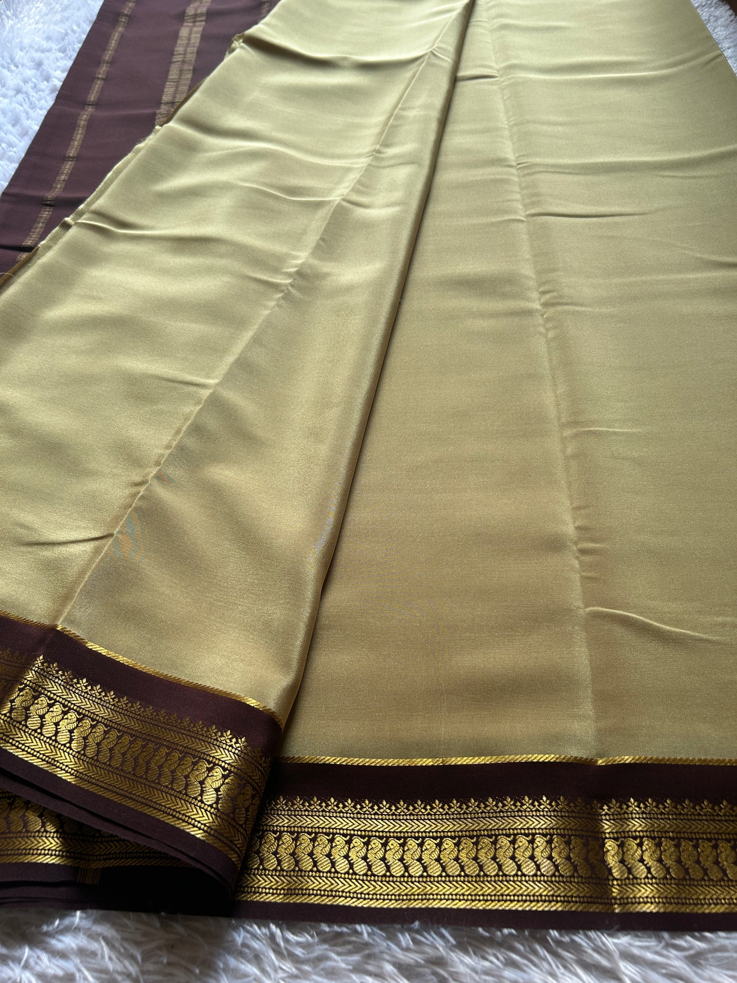 Mayuri (2D) : Beige-chocolate brown