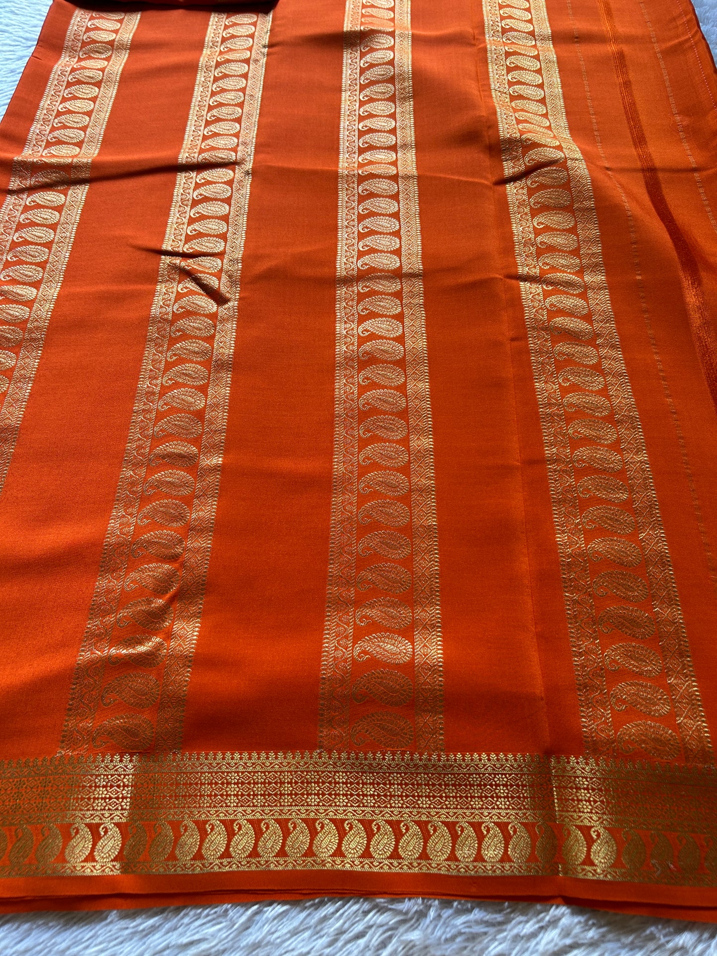 Mahima (2D) : Aquamarine-orange