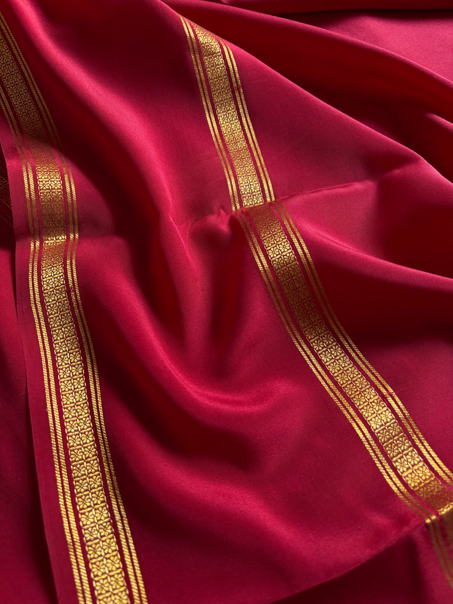 Mridula : Solid Maroon