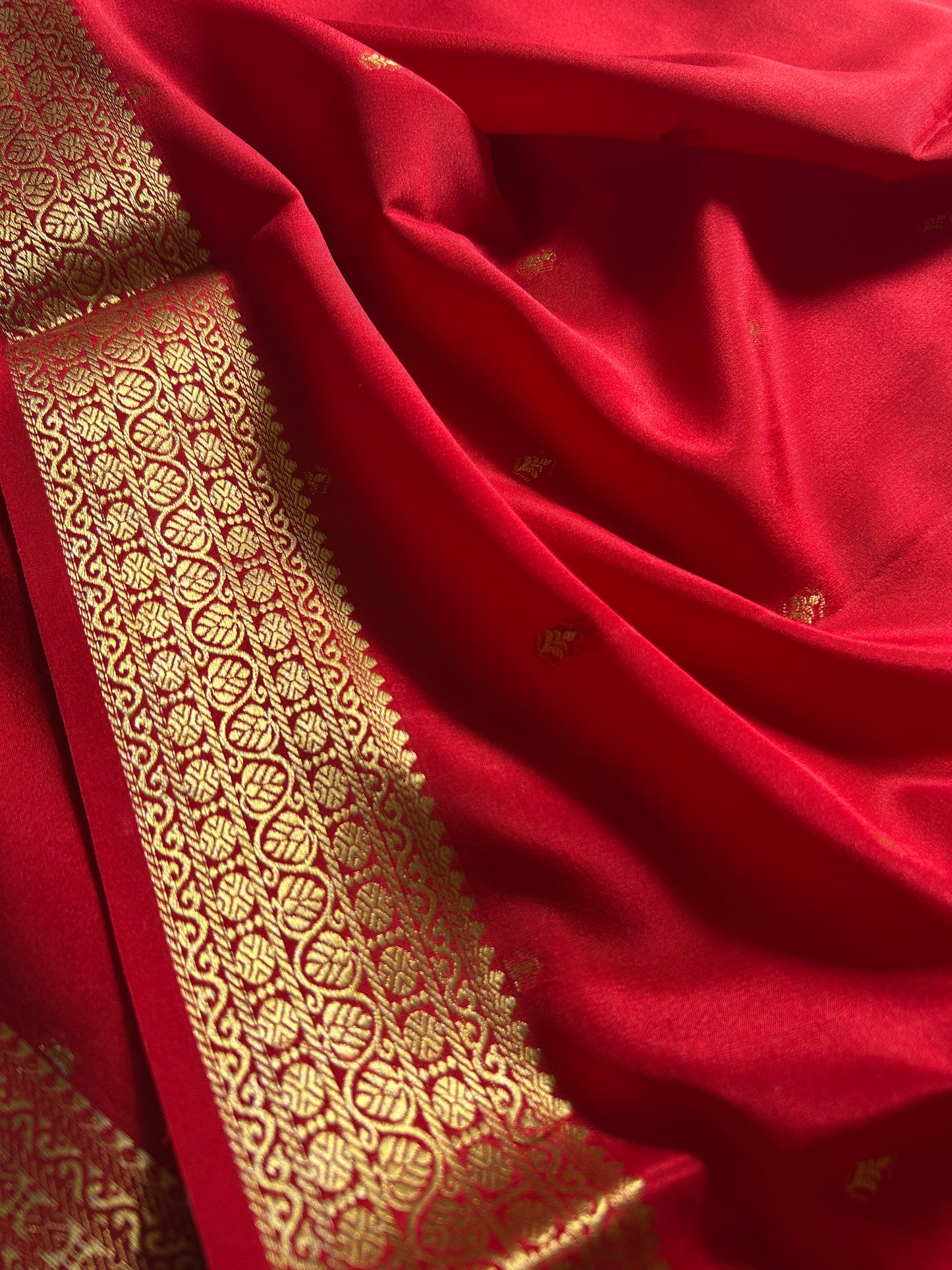 Roshini : Solid Red