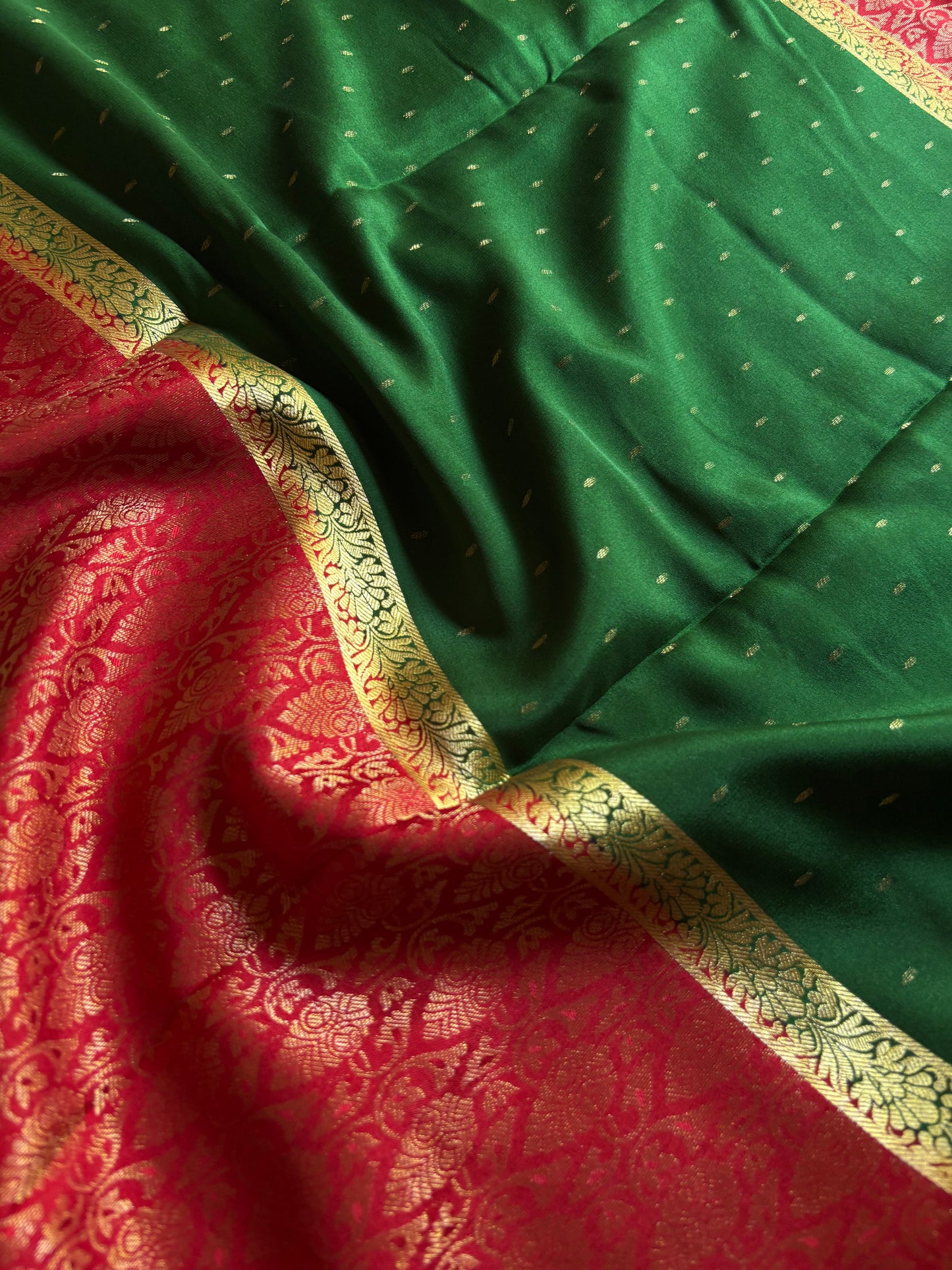 Asha (2D) : Bottle green-dark red