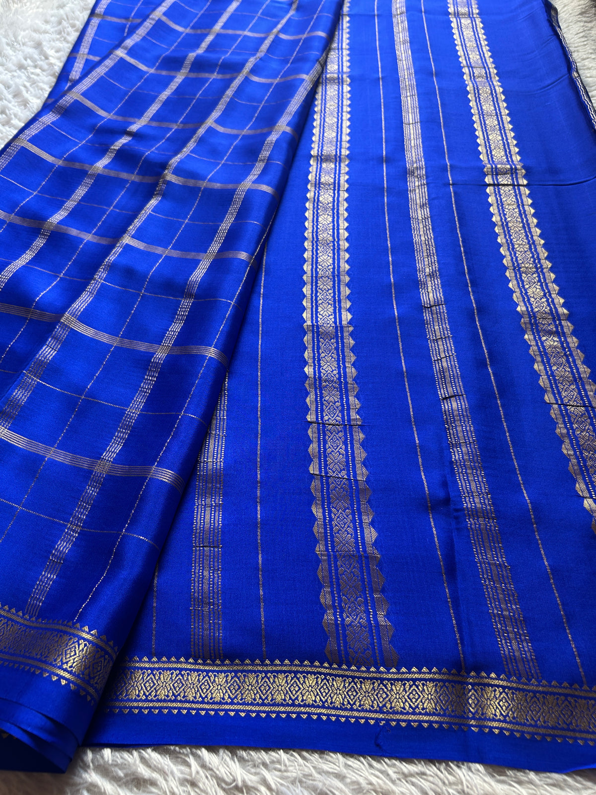 Savithri : Solid Royal blue