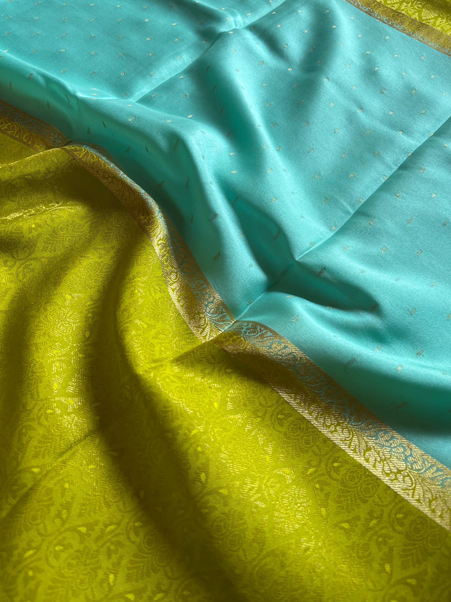 Asha (2D) : Aqua blue-olive