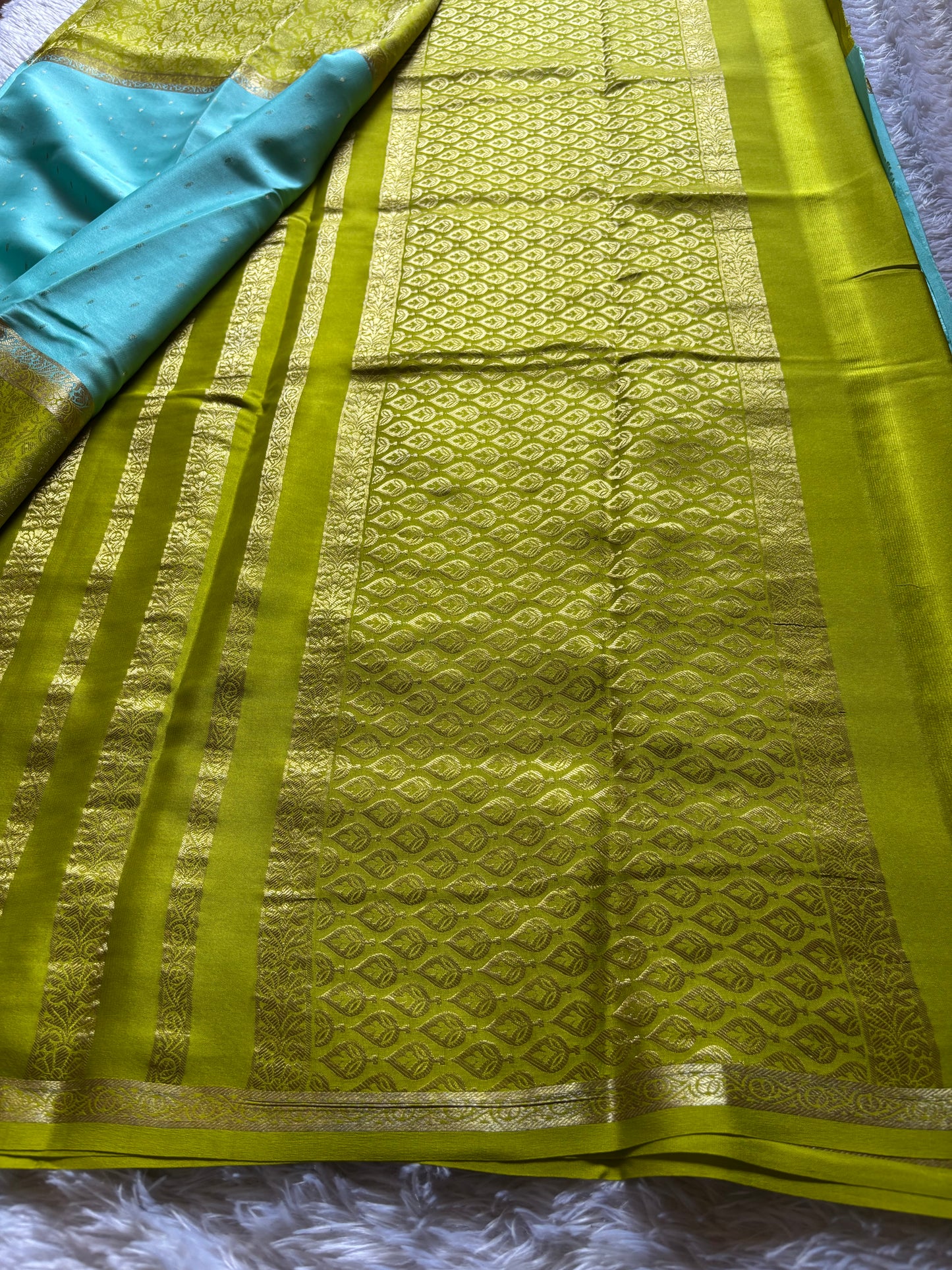 Asha (2D) : Aqua blue-olive