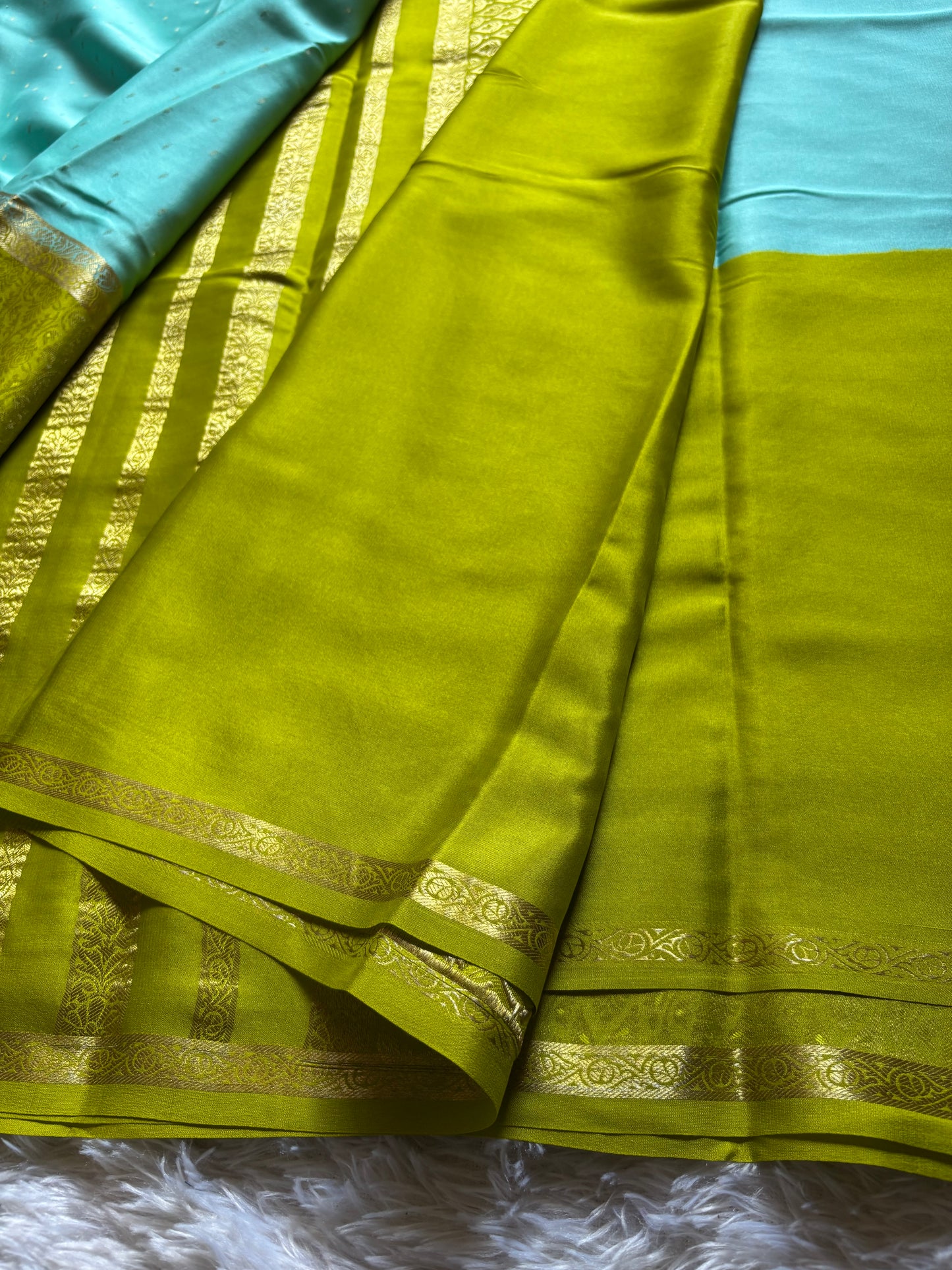 Asha (2D) : Aqua blue-olive