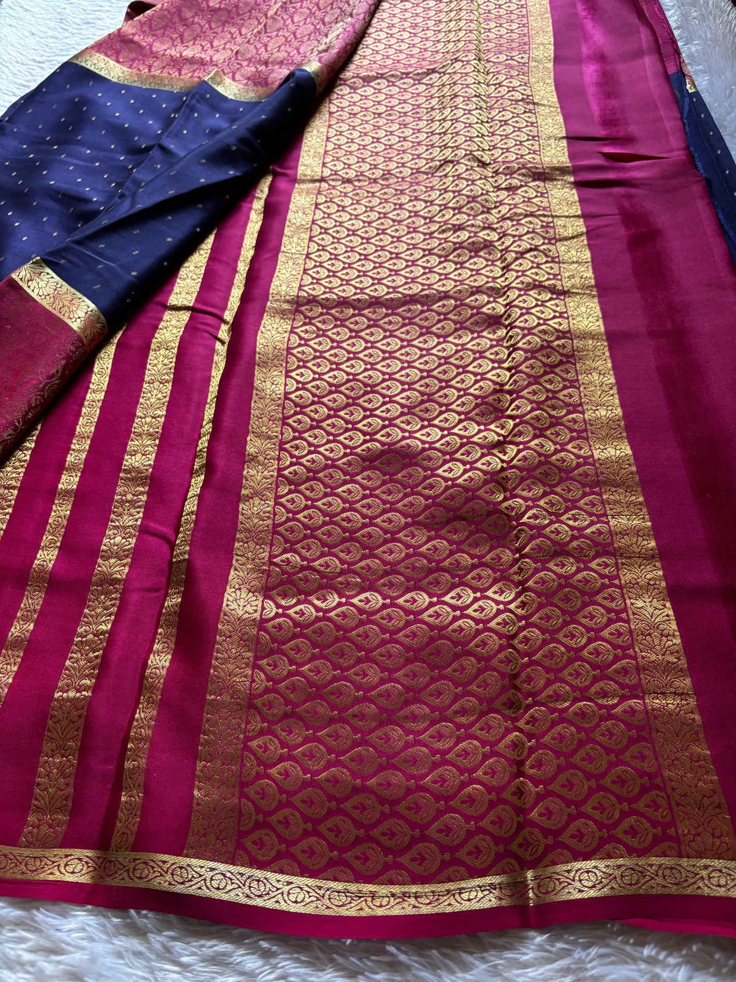Asha (2D) : Navy blue-maroon