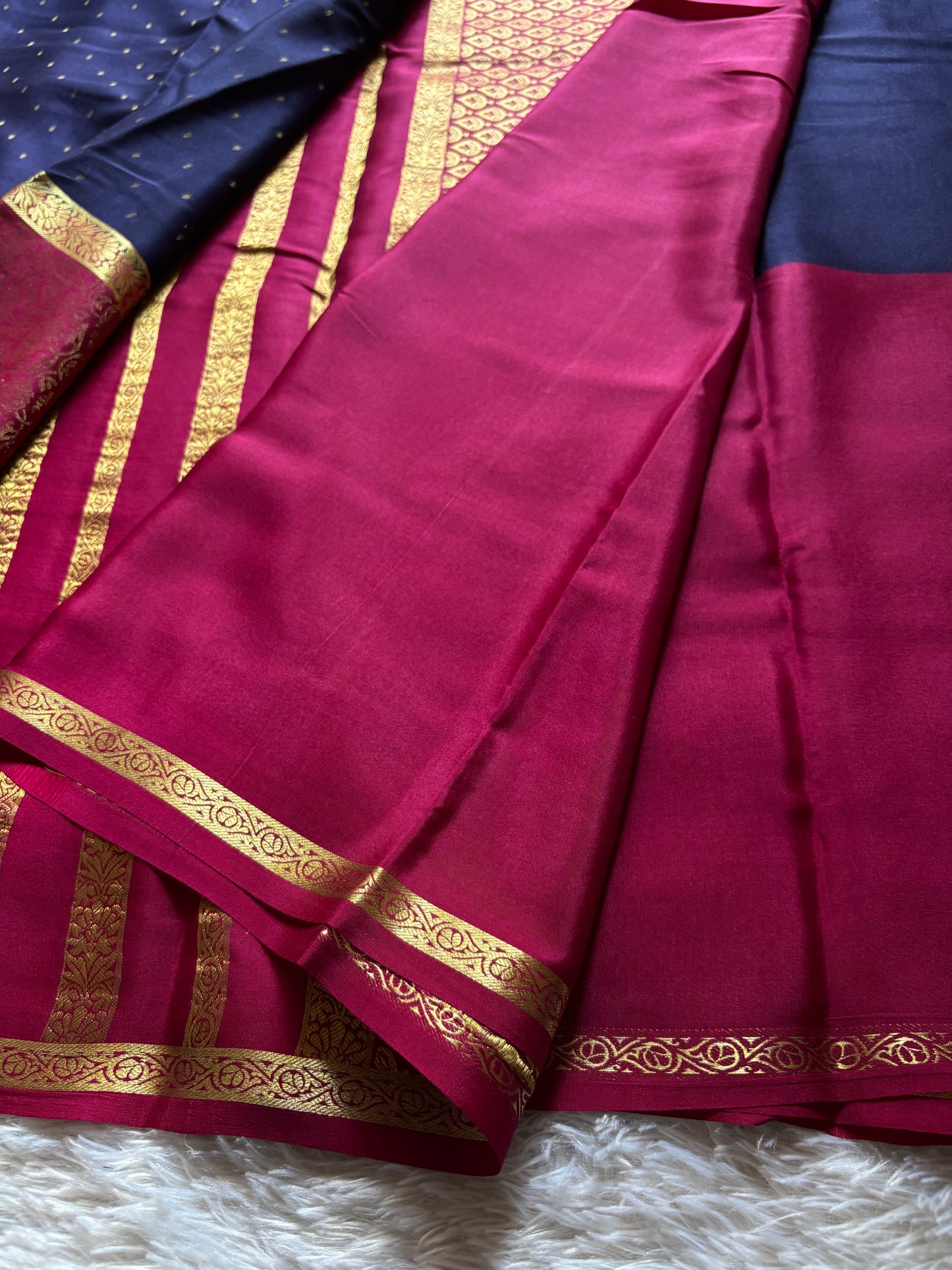Asha (2D) : Navy blue-maroon