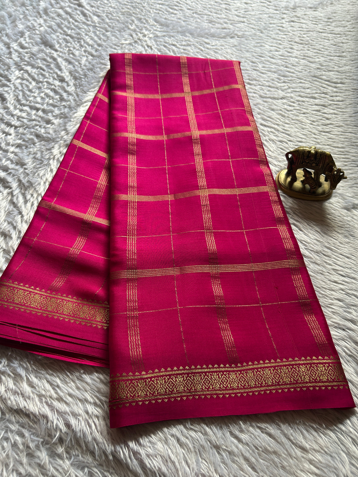 Savithri : Solid Rani pink