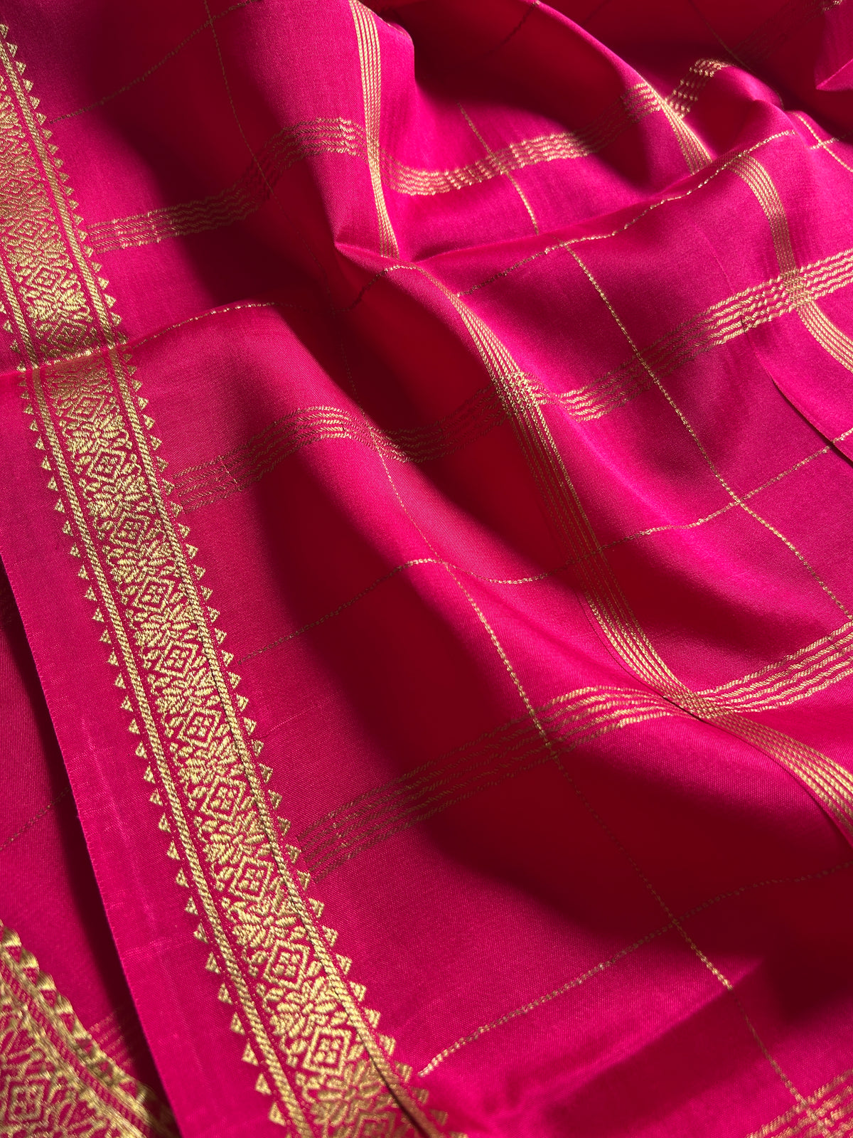 Savithri : Solid Rani pink