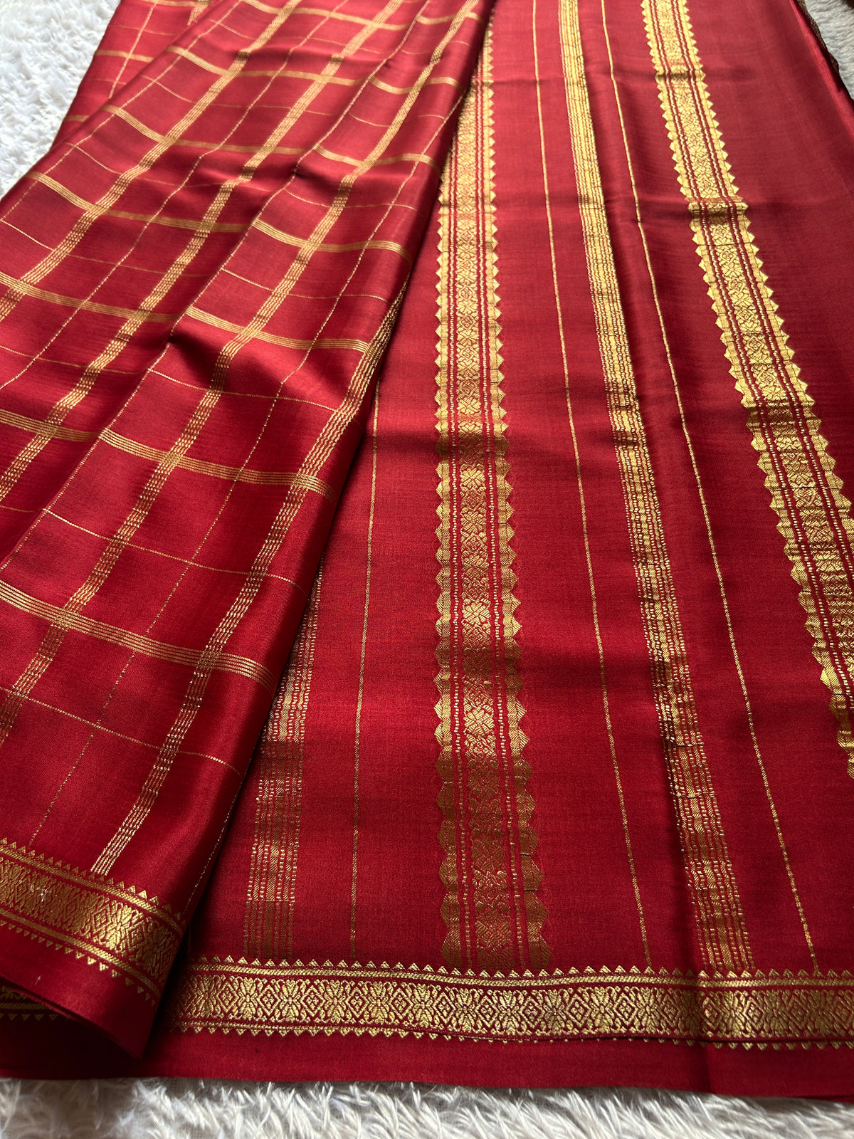 Savithri : Solid Maroon
