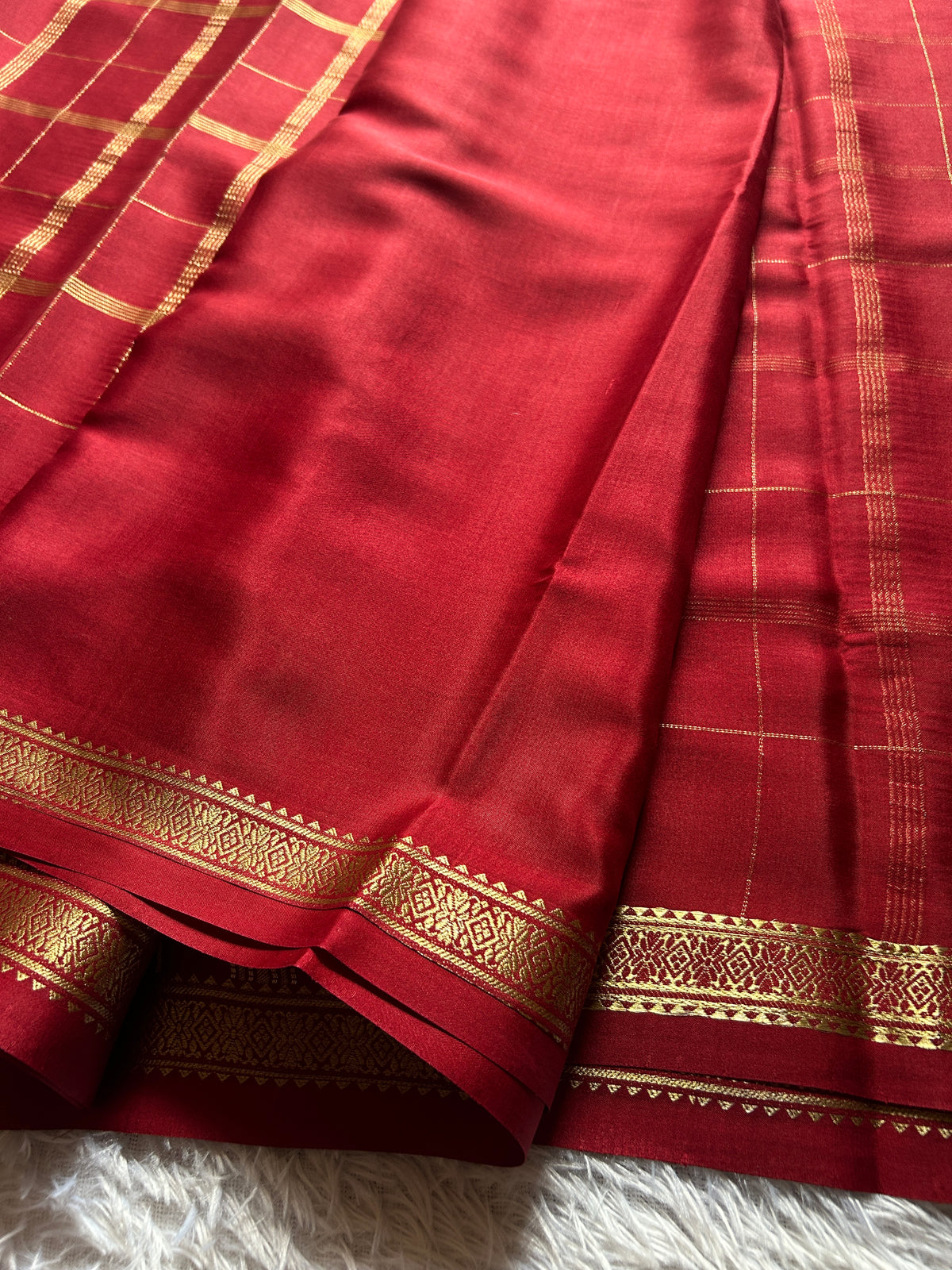 Savithri : Solid Maroon