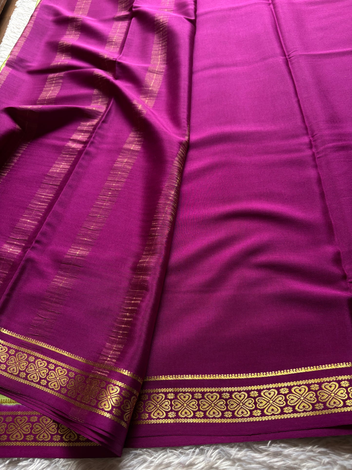 Champaka (2D) : Pista green-dark magenta