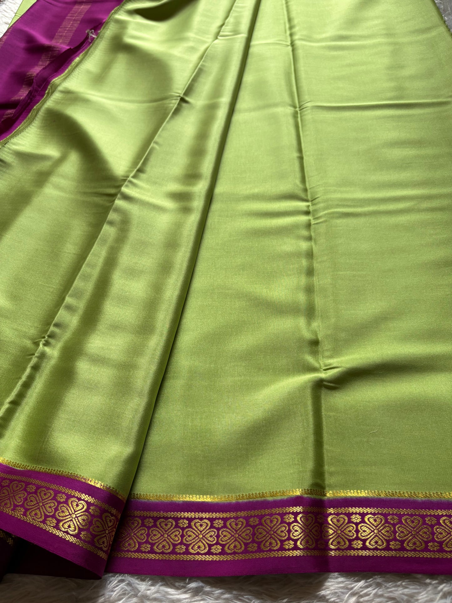 Champaka (2D) : Pista green-dark magenta