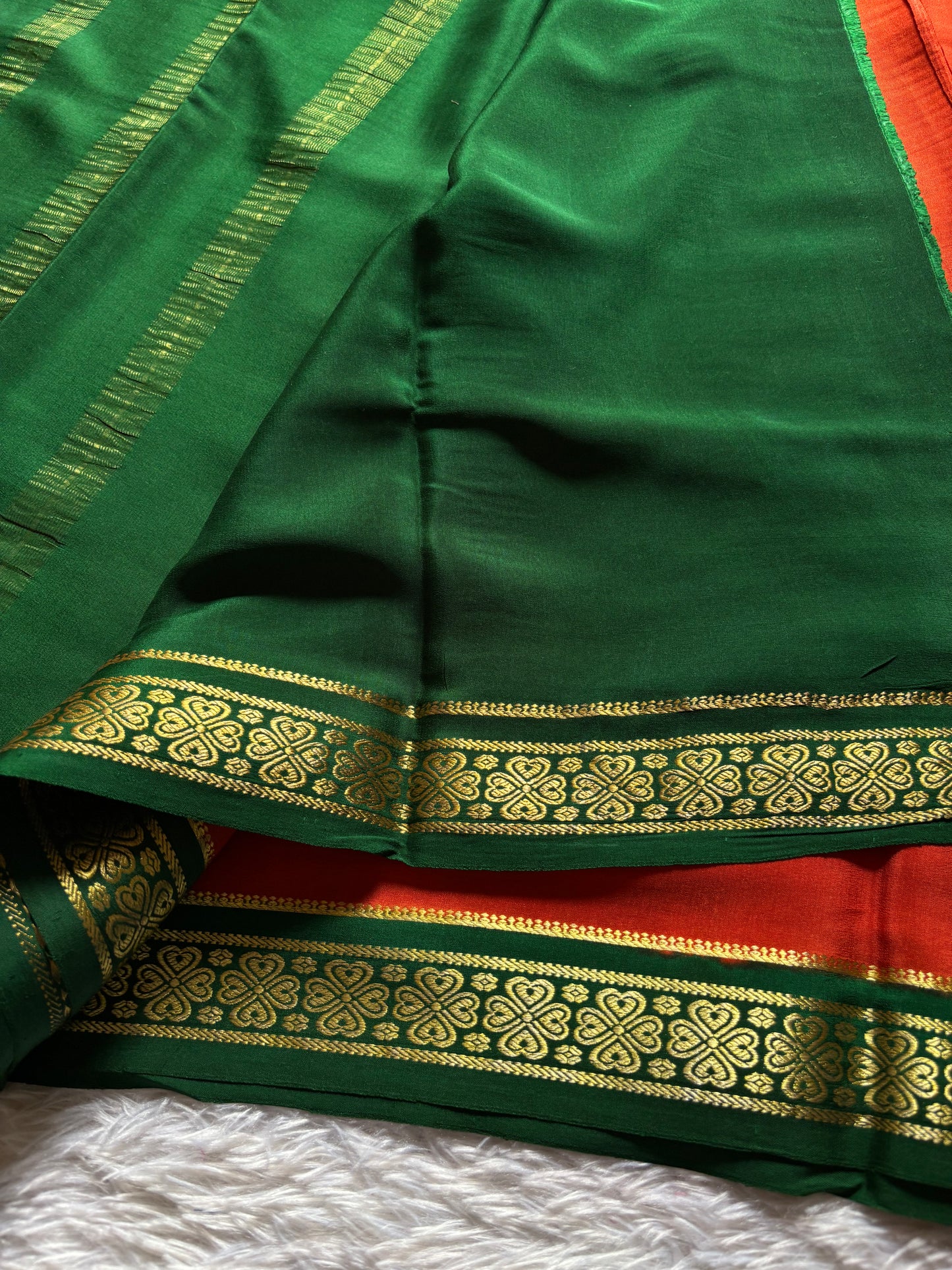Champaka (2D) : Orange-bottle green